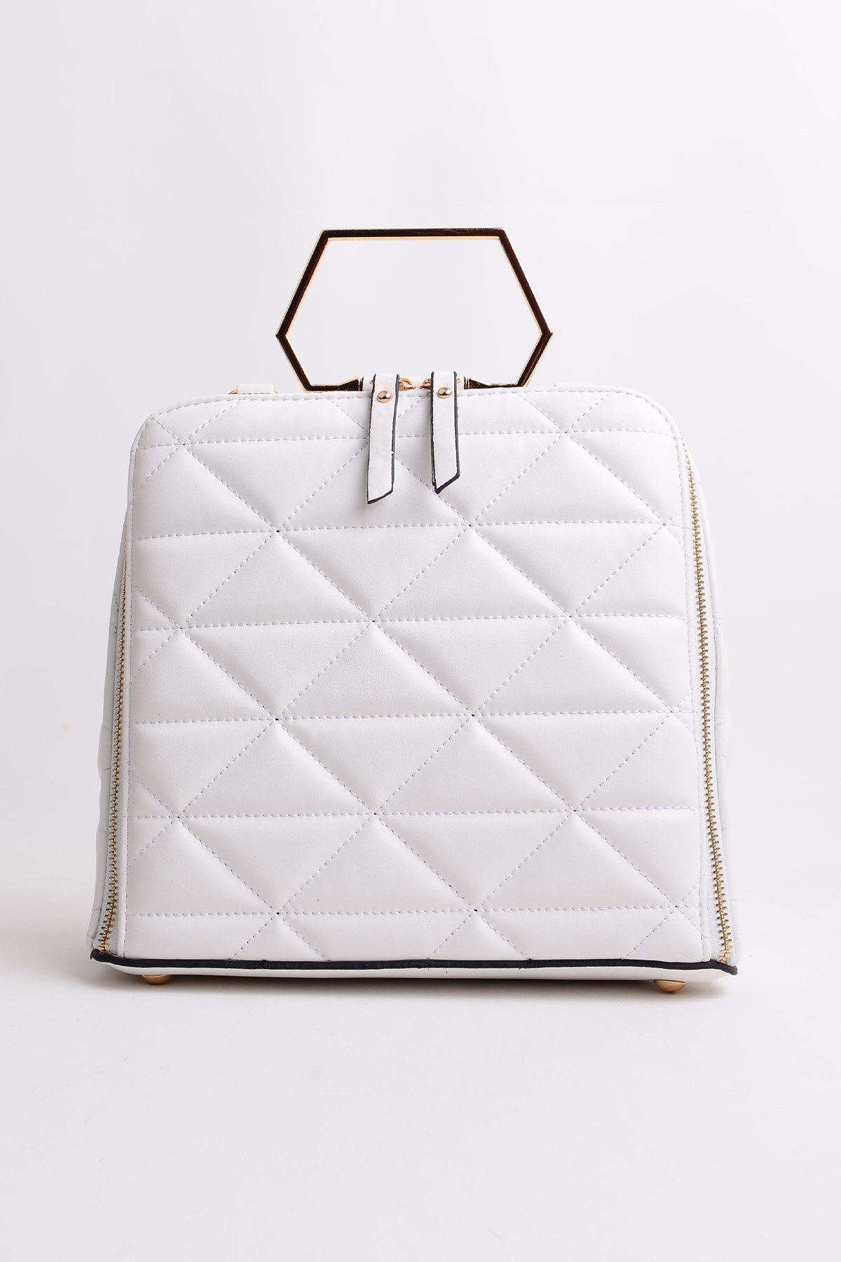 Beyaz Liona El ve Sırt Çantası