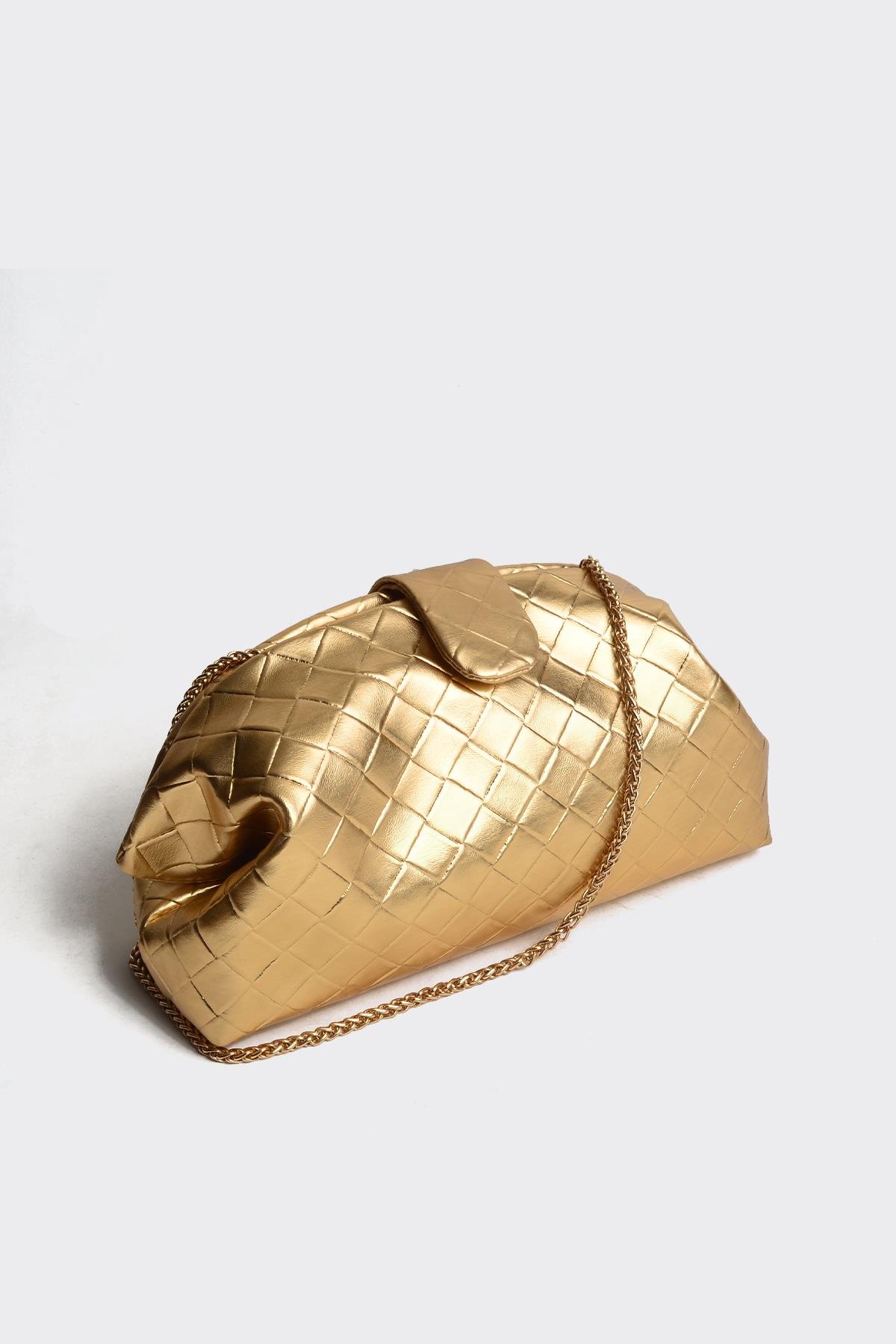 Gold Metalik Örgü Derili Zincirli Portföy ve Omuz Çantası