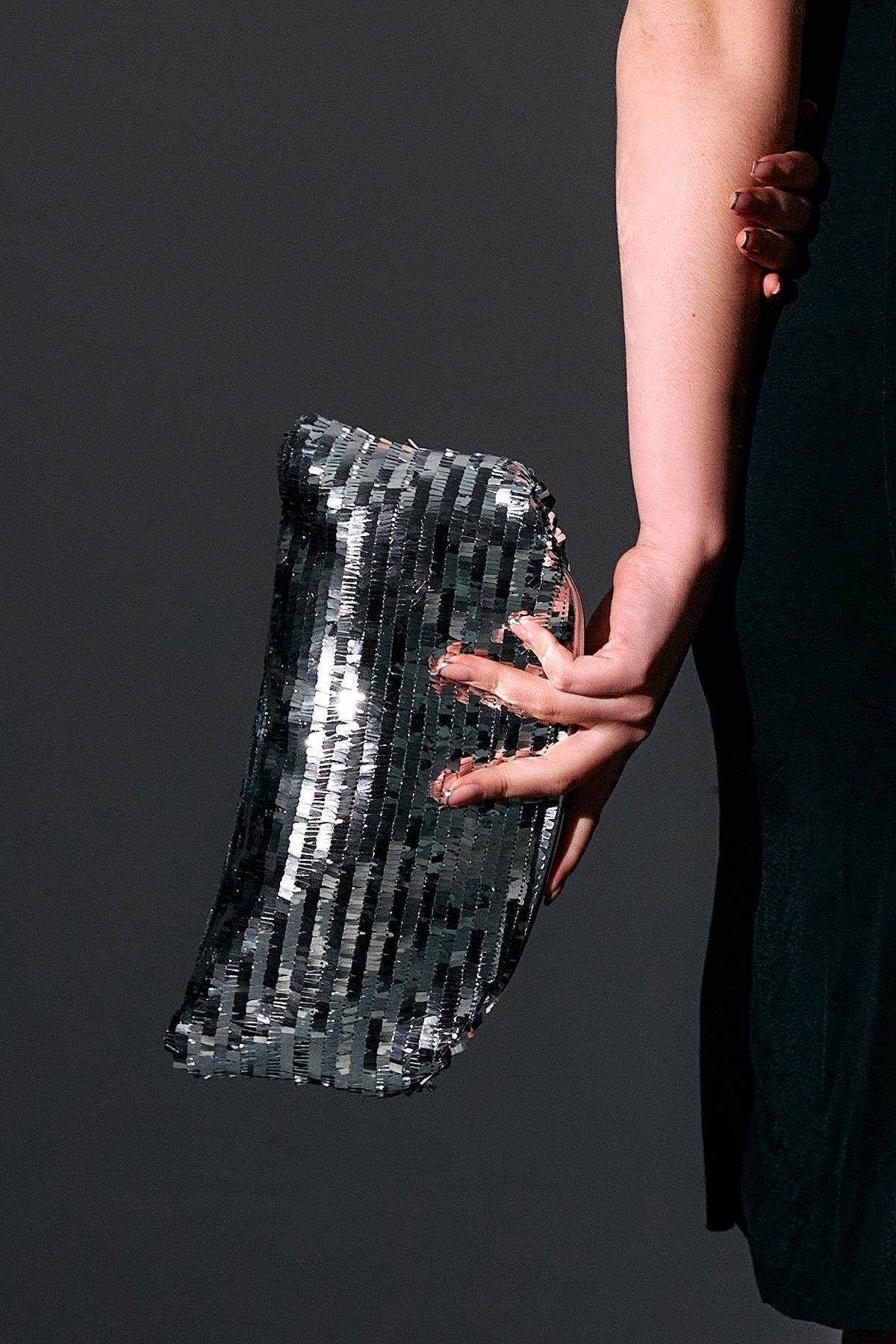 Gümüş Payetli Clutch Abiye Çanta