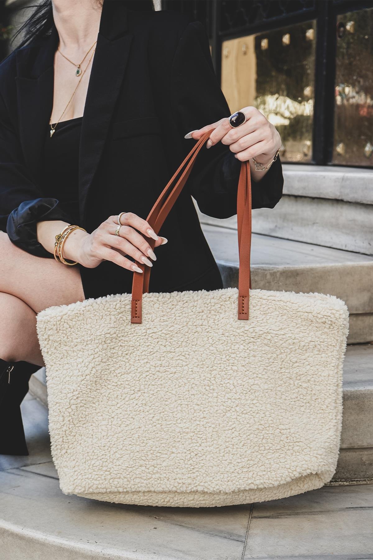 Krem Deri Saplı Peluş Tote Çanta