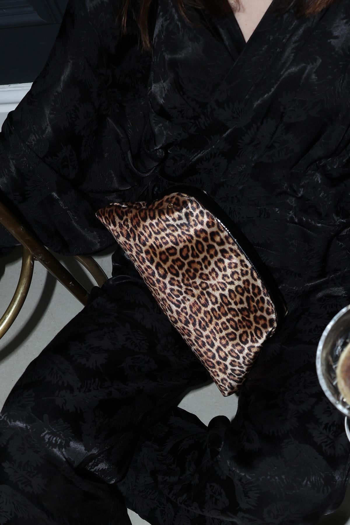 Leopar Desenli Zincirli Clutch Abiye Çanta