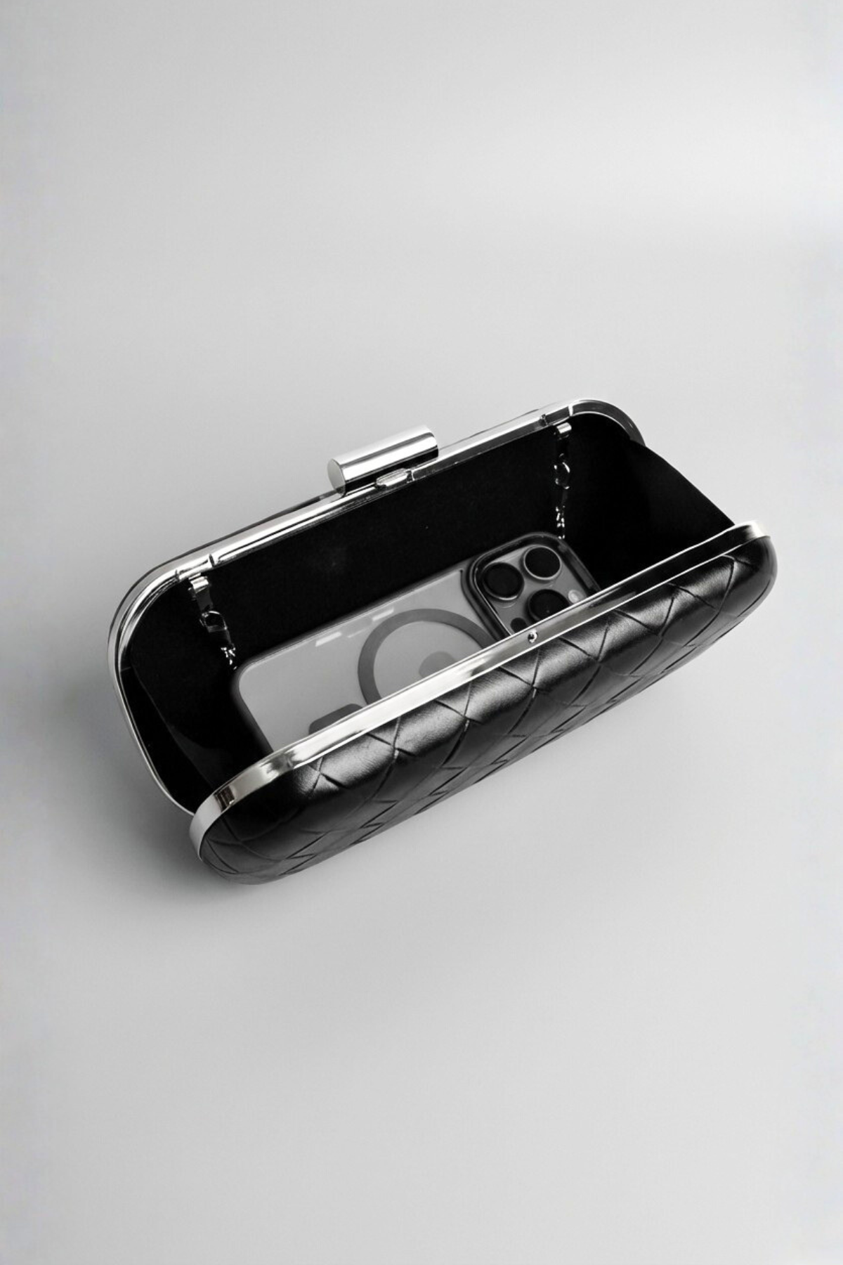 Siyah Gümüş Örgü Derili Zincirli Metal Kapaklı Clutch Çanta
