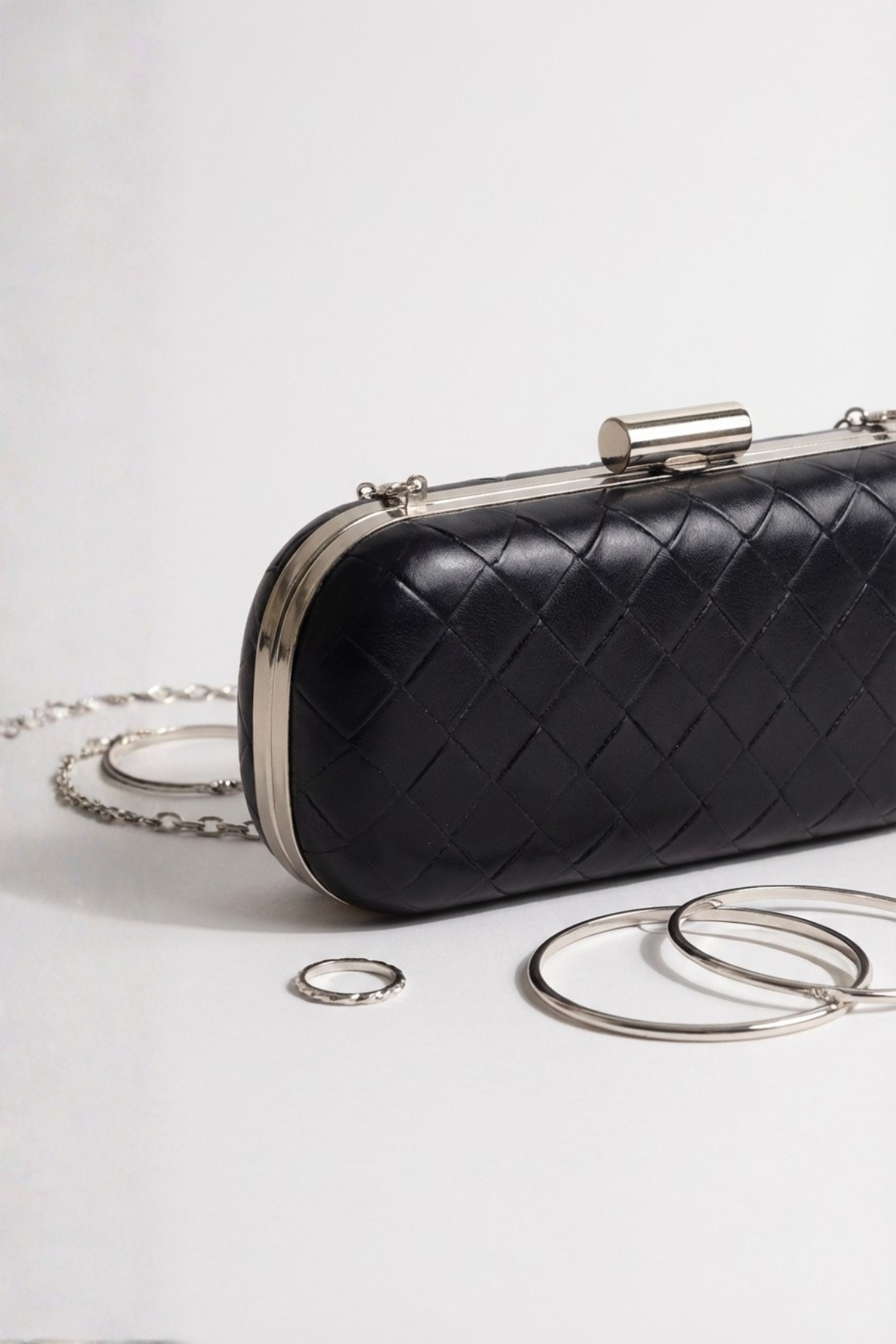 Siyah Gümüş Örgü Derili Zincirli Metal Kapaklı Clutch Çanta