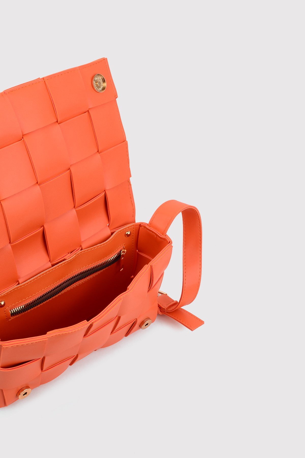 Turuncu Kadın Örme Derili Çapraz Askılı Çanta