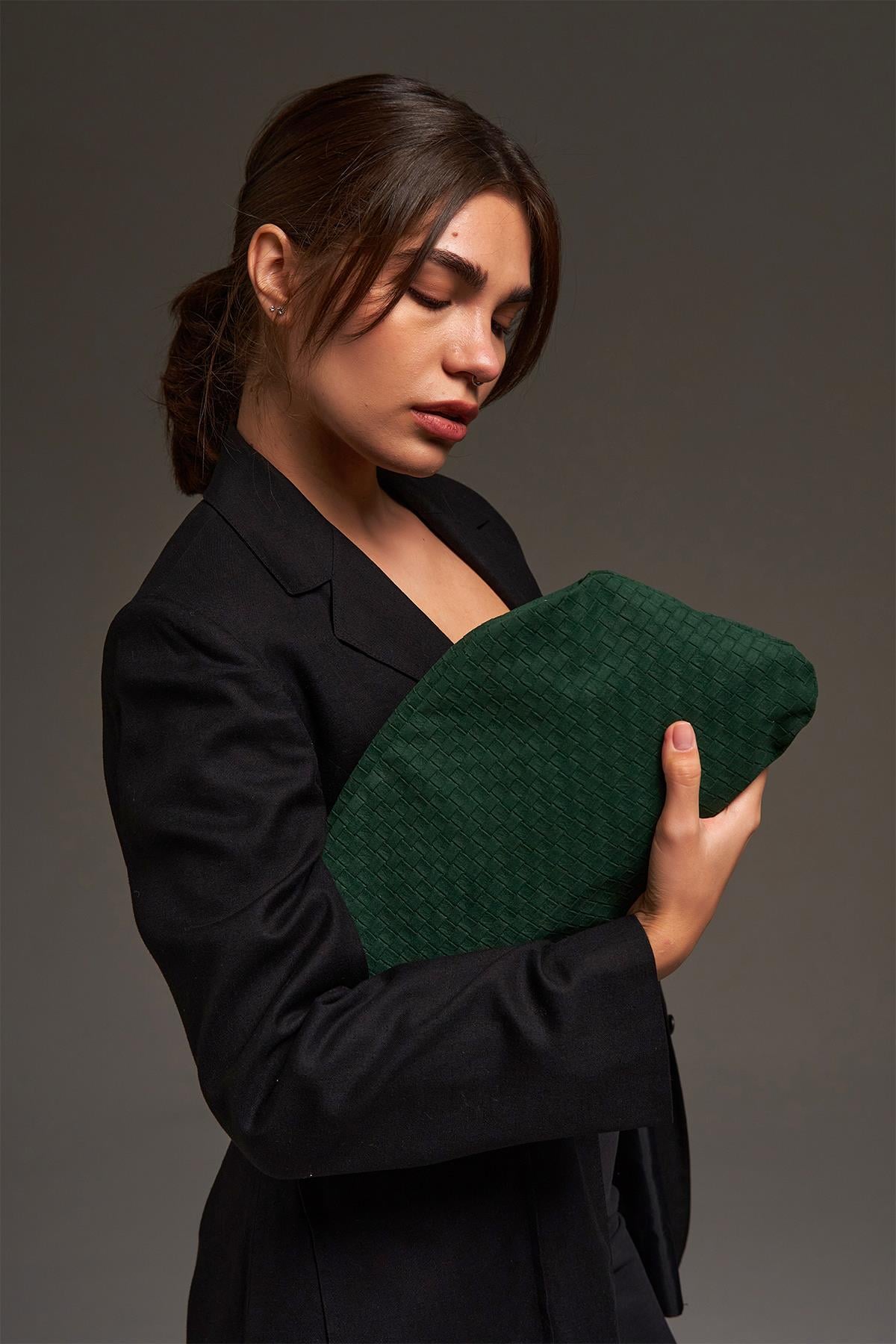 Yeşil Nubuk Deri Örgü Detaylı Portföy Clutch Çanta