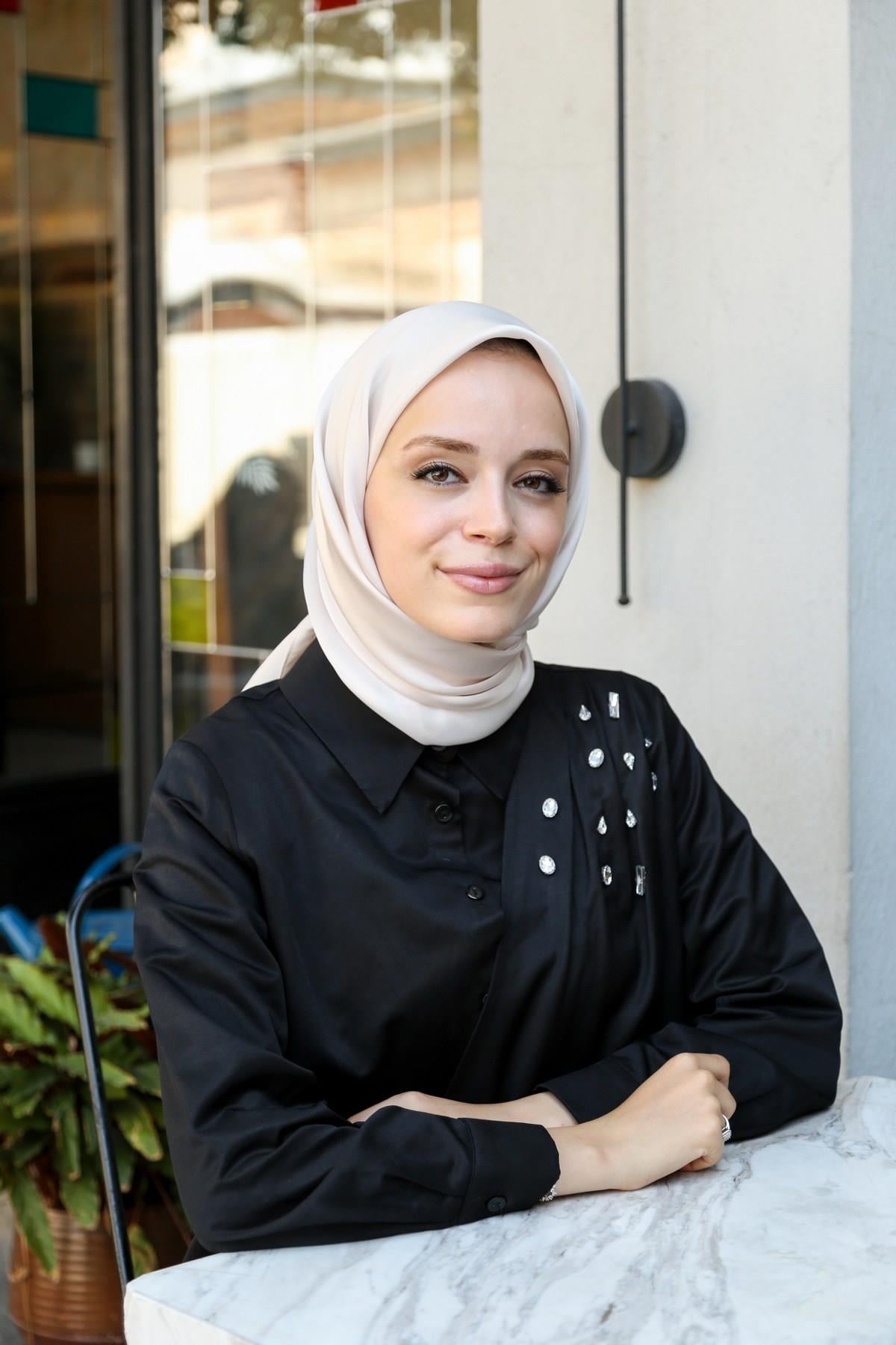 DÜZ KRİSTAL EŞARP-KEMİK RENGİ