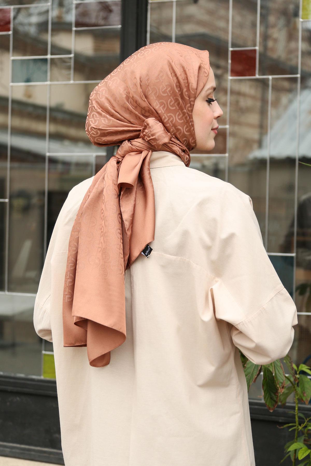 JAKARLI ŞAL-LATTE