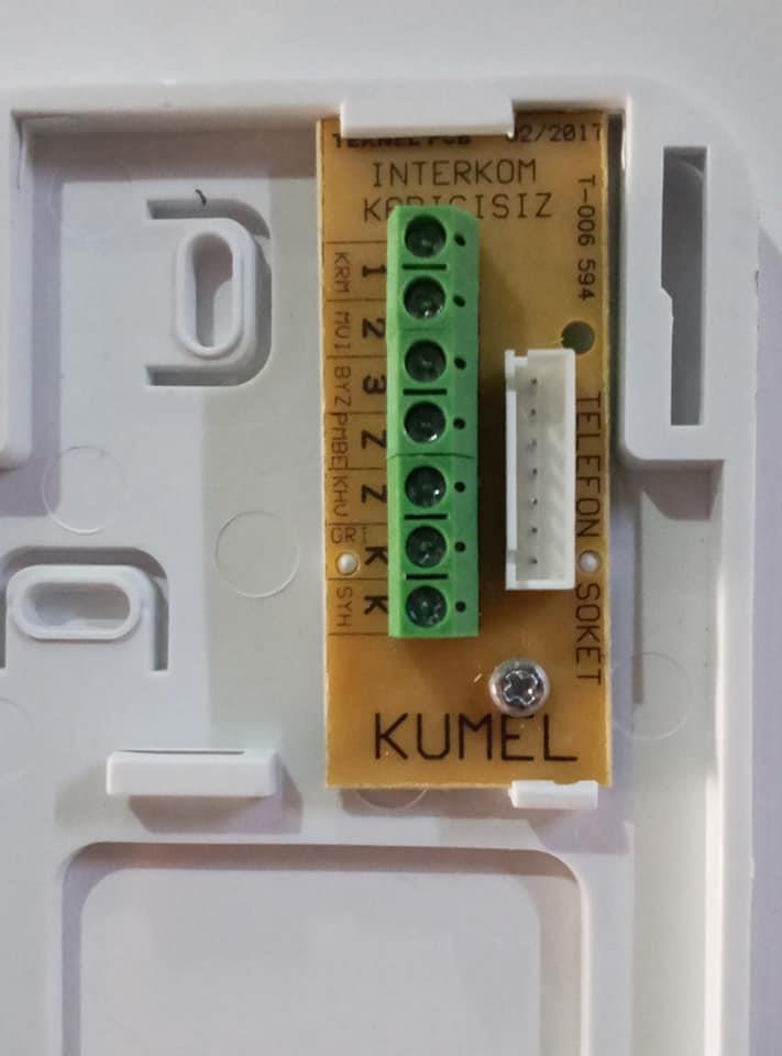 Kumel Apartman Tipi Daire Telefonu KapıcısızKumel Apartman Tipi Daire Telefonu Kapıcısız Mit 01Görüntülü Ve Görüntüsüz DiafonKUMEL330MİT01-13585