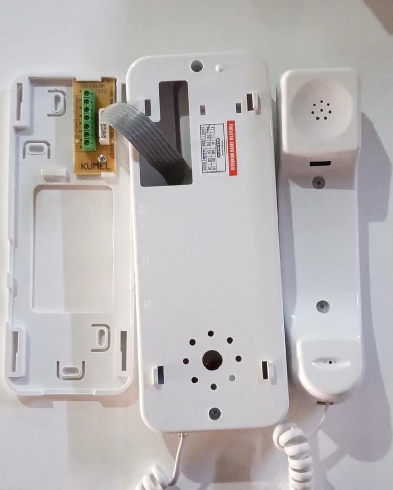 Kumel Apartman Tipi Daire Telefonu KapıcısızKumel Apartman Tipi Daire Telefonu Kapıcısız Mit 01Görüntülü Ve Görüntüsüz DiafonKUMEL330MİT01-13585