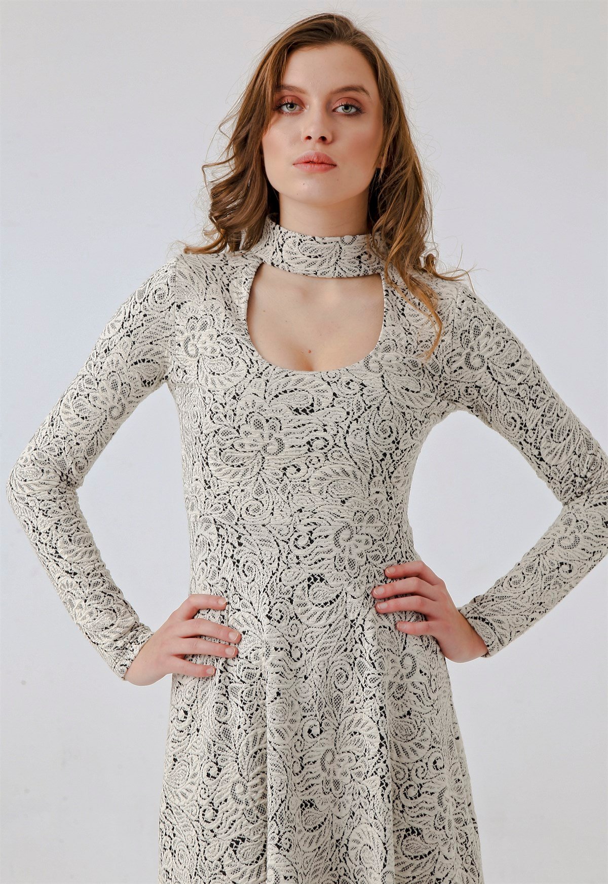 6352 KREM ELBİSE