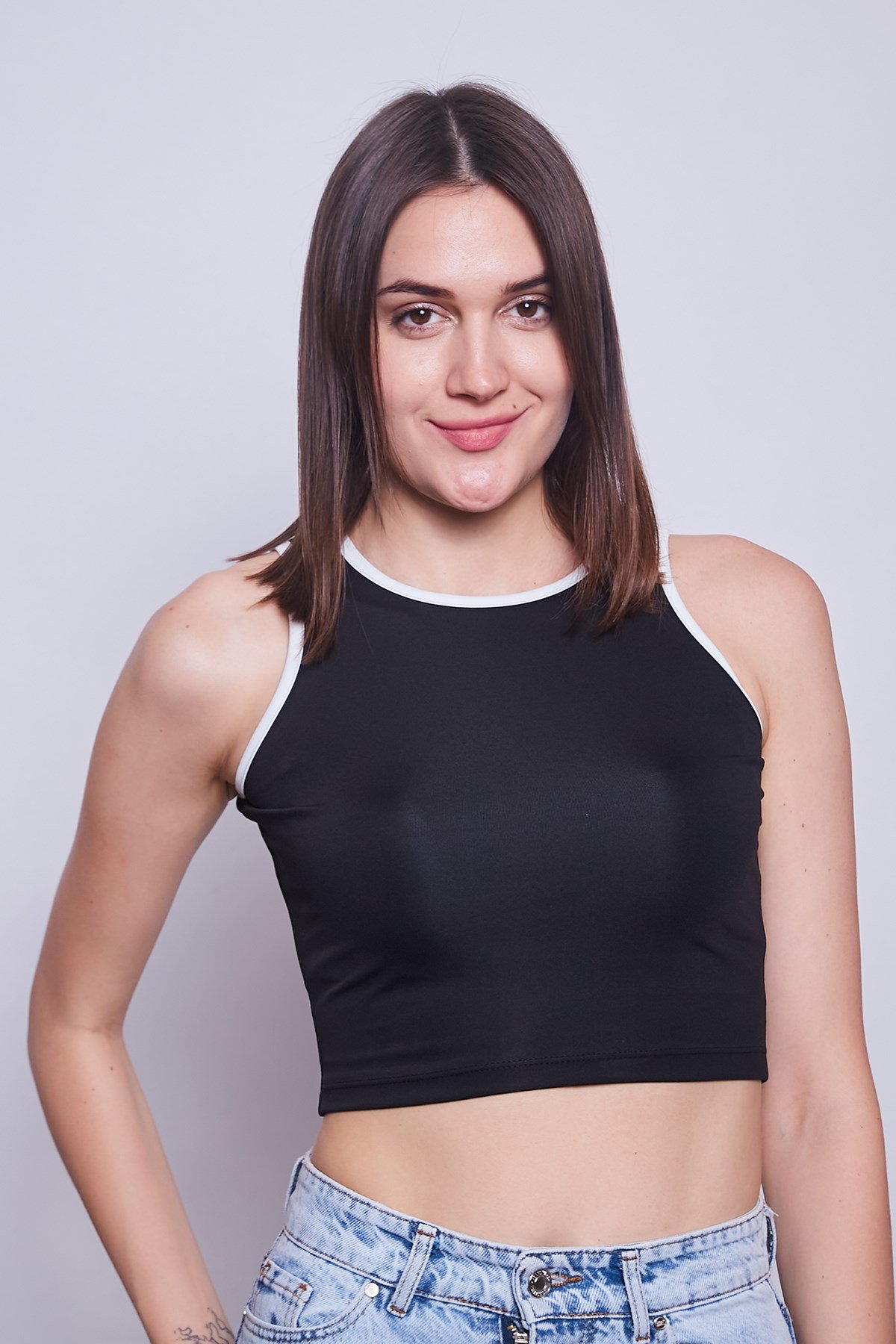 JUMENTKadın Sıfır Yaka Derin Kolsuz Biyeli Crop -Siyah