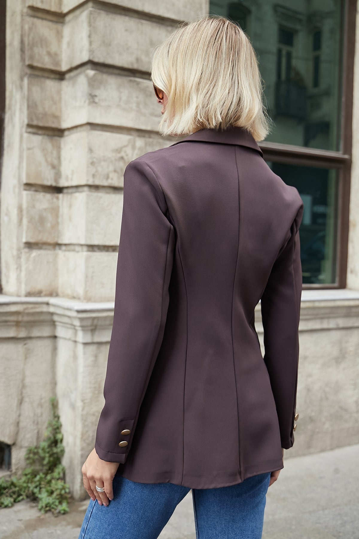 JUMENTKadın Yakalı Cep Kapaklı Çift Düğmeli Blazer Esnek Premium Kumaş Ceket-Kahve