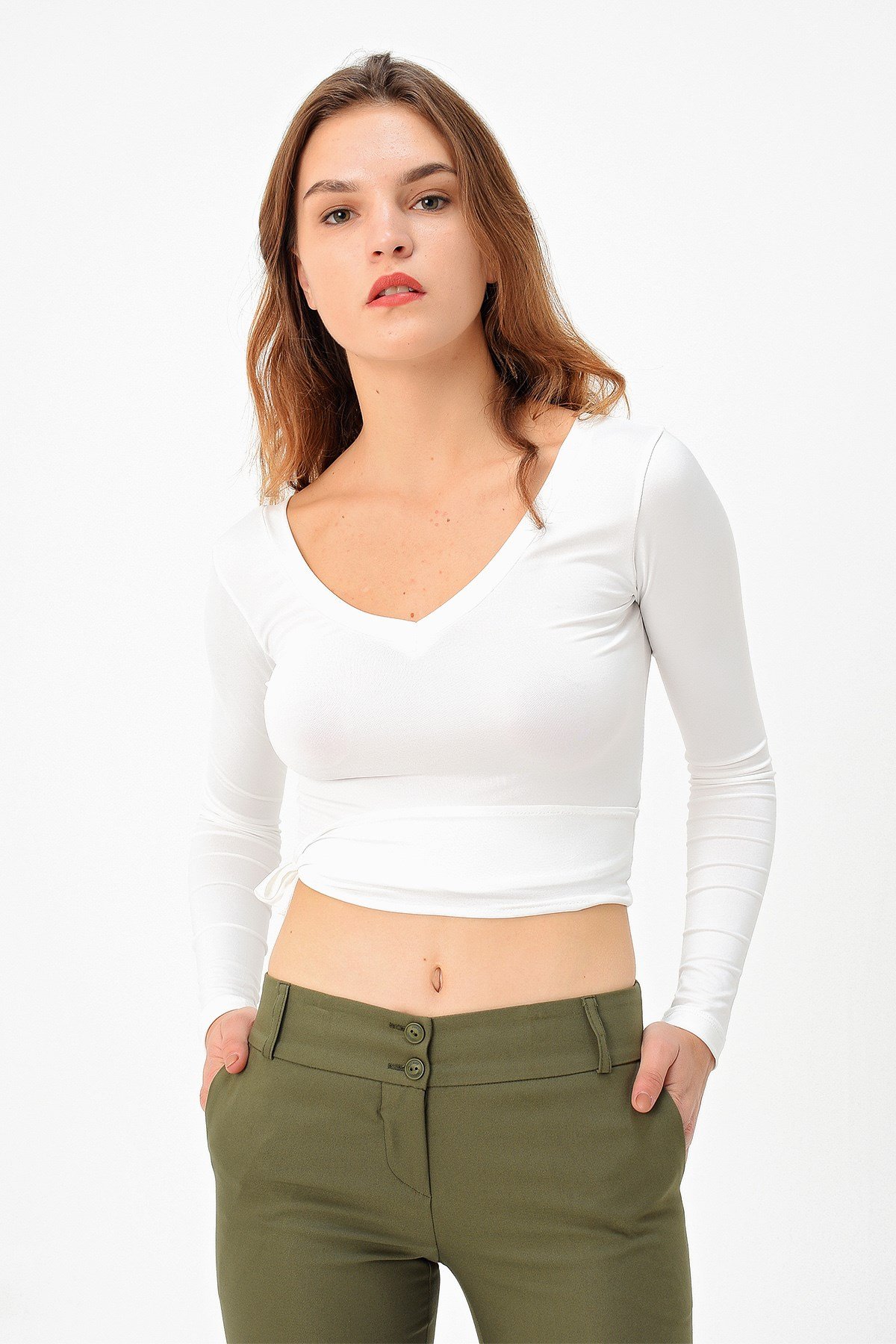 JUMENTÖn Arka V Yaka Uzun Kol Bağlama Detaylı Şık Crop Bluz - Krem
