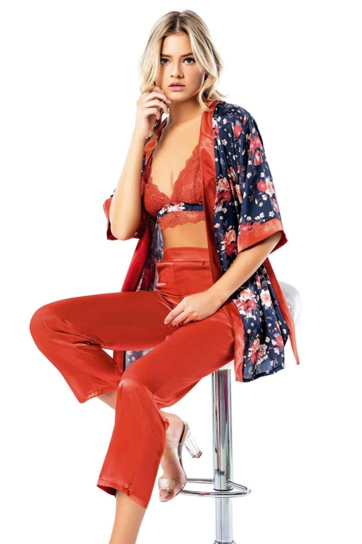 Aria's Closet Desenli Büstiyerli Kiremit Üçlü Saten Sabahlık Gecelik Pijama Takımı