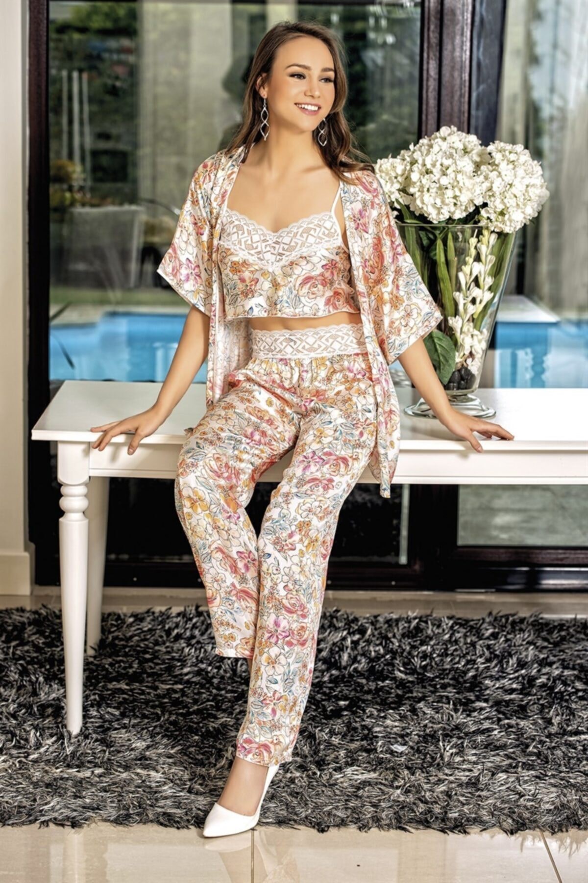Desenli Büstiyerli Oranj Üçlü Saten Sabahlık Pijama Takımı