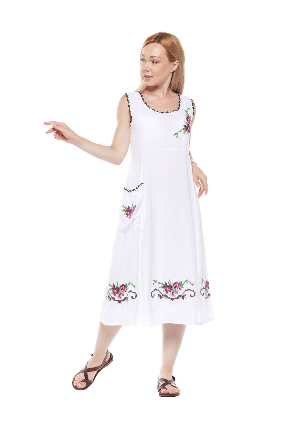 Beyaz Kolsuz Nakışlı Elbise