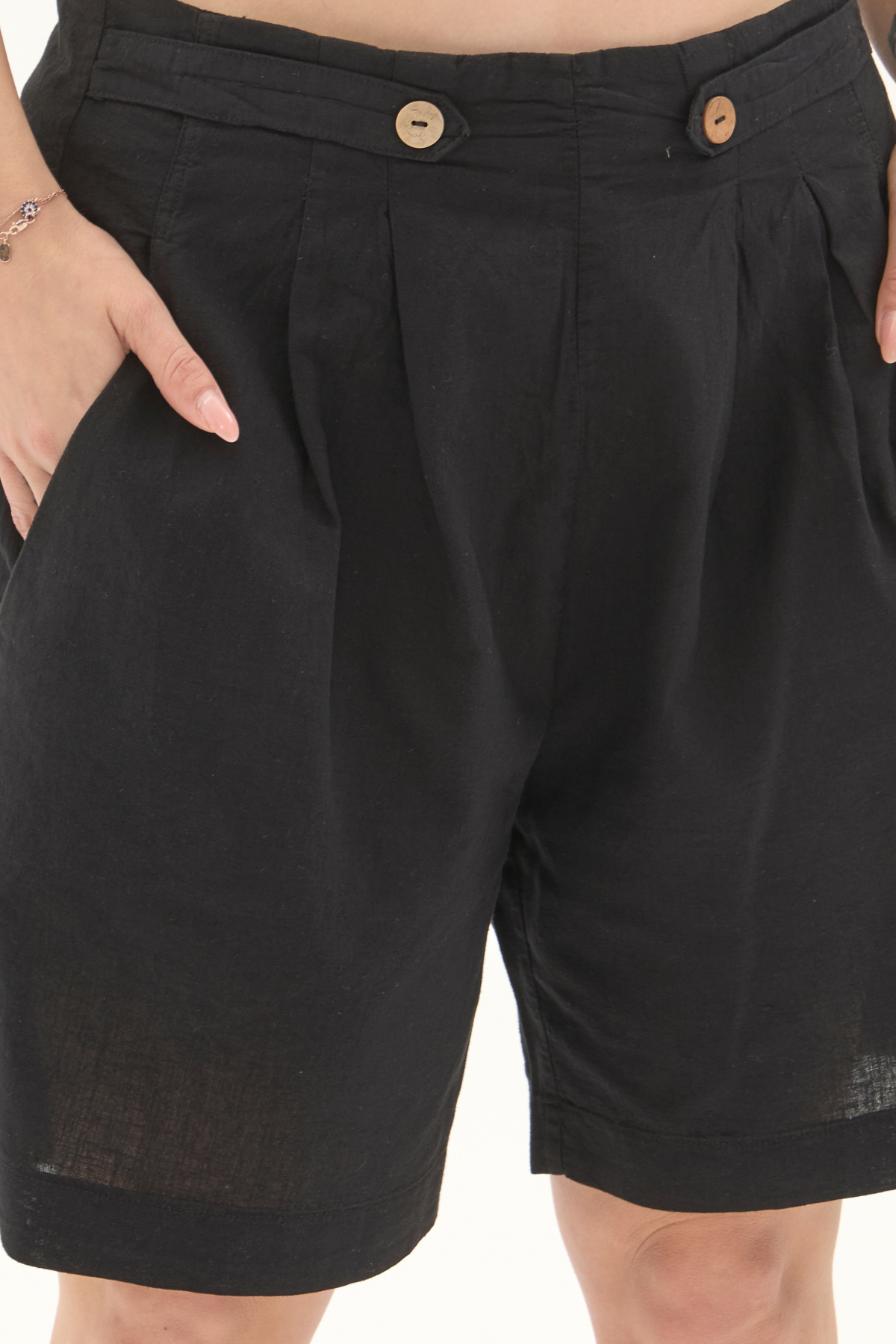 Keten Düğmeli Siyah Yazlık Şort