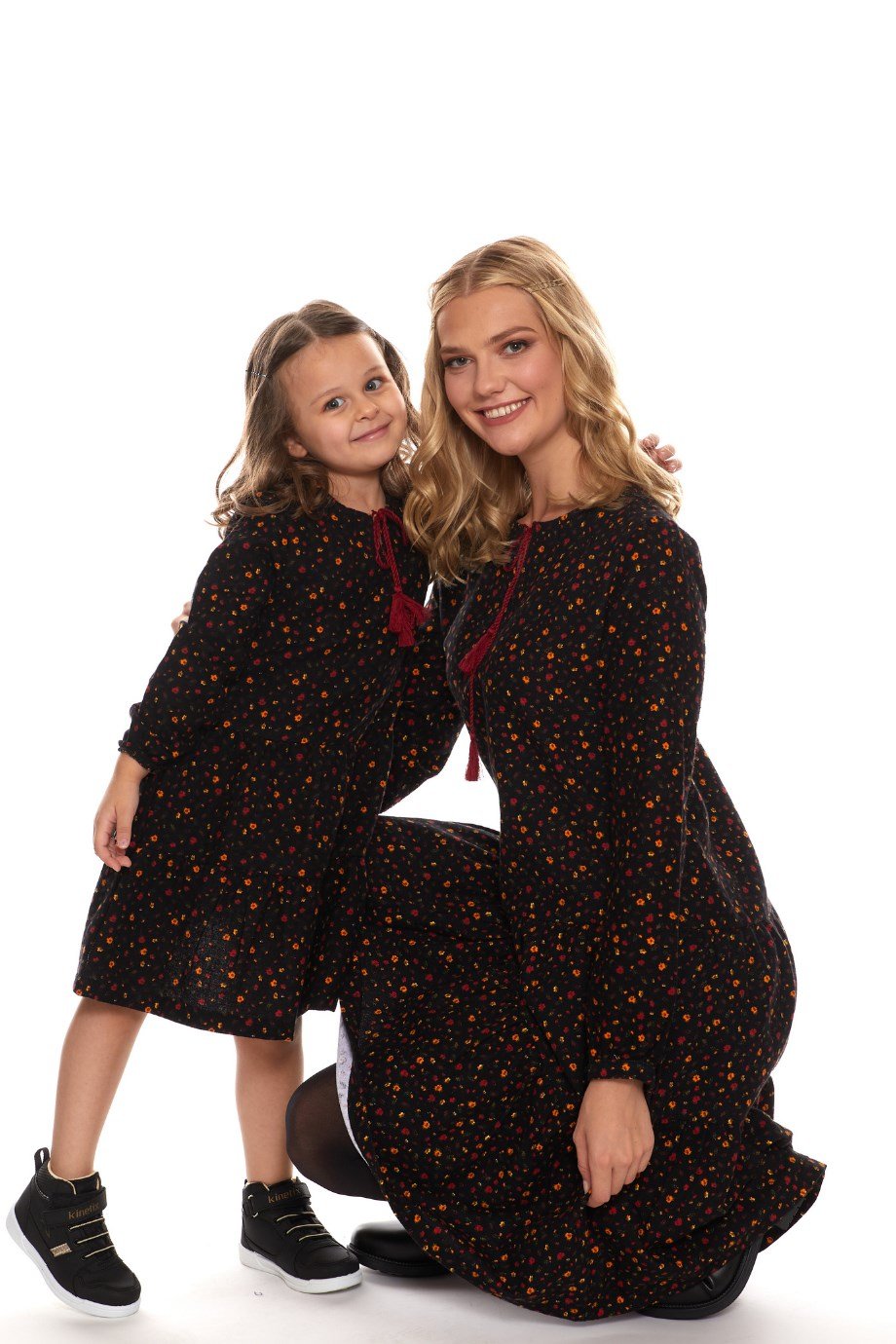 Newbutix Siyah Uzun Kol Pazen  Püskül Yaka  Çocuk Elbise 