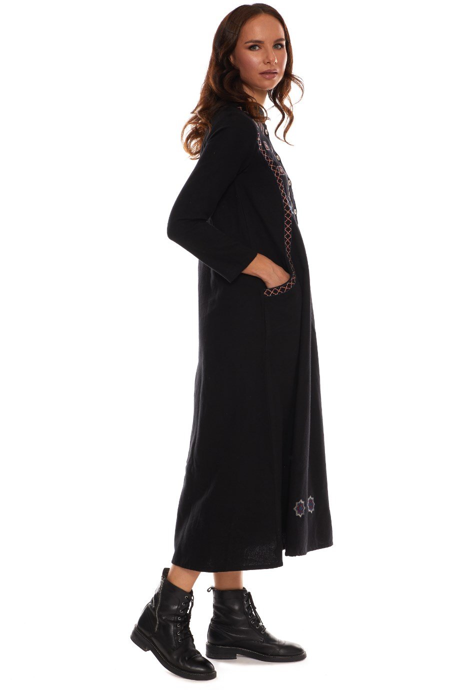 Newbutix Uzun Kol Pazen Siyah Nakışlı Uzun Elbise