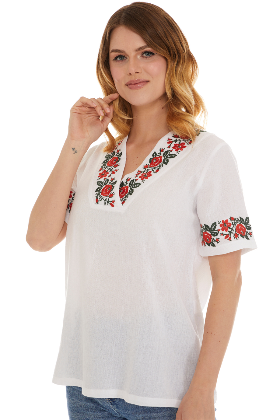 Şile Bezi Kısa Kol Beyaz Gül Nakışlı Bluz 