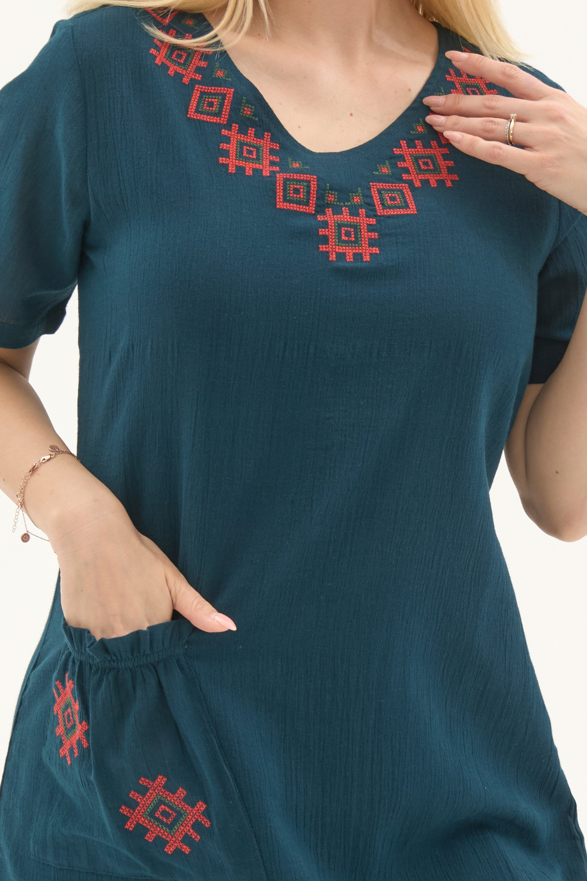 Şile Bezi Petrol Kısa Kol Kruvaze Yaka Nakışlı Yazlık Midi Elbise