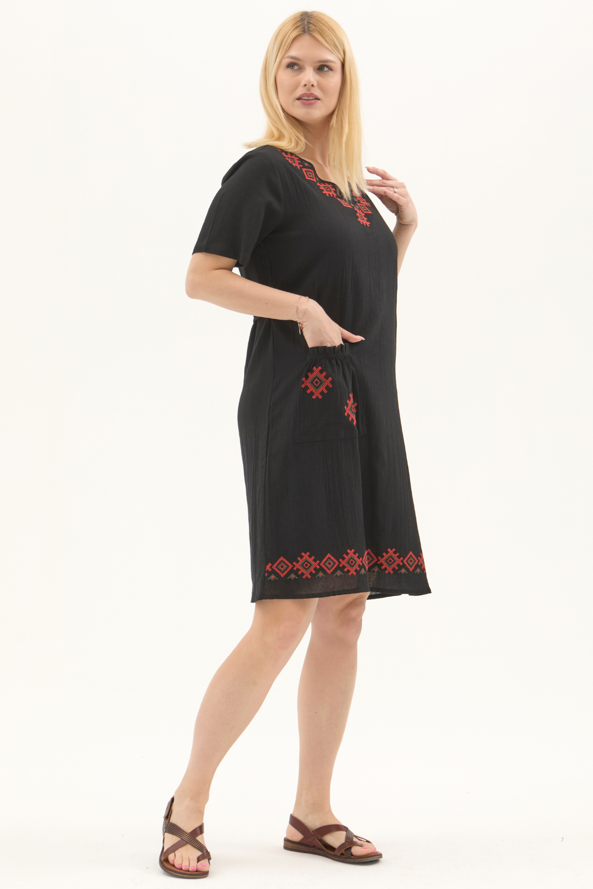 Şile Bezi Siyah Kısa Kol Kruvaze Yaka Nakışlı Yazlık Midi Elbise