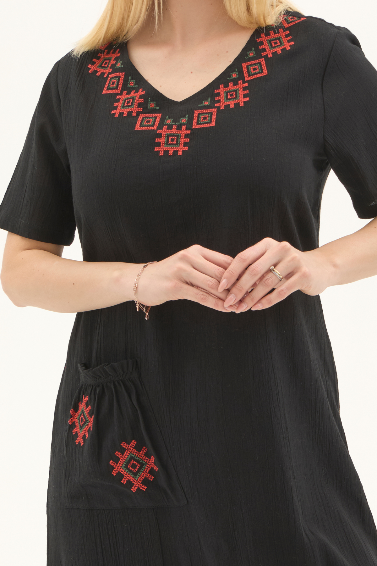 Şile Bezi Siyah Kısa Kol Kruvaze Yaka Nakışlı Yazlık Midi Elbise