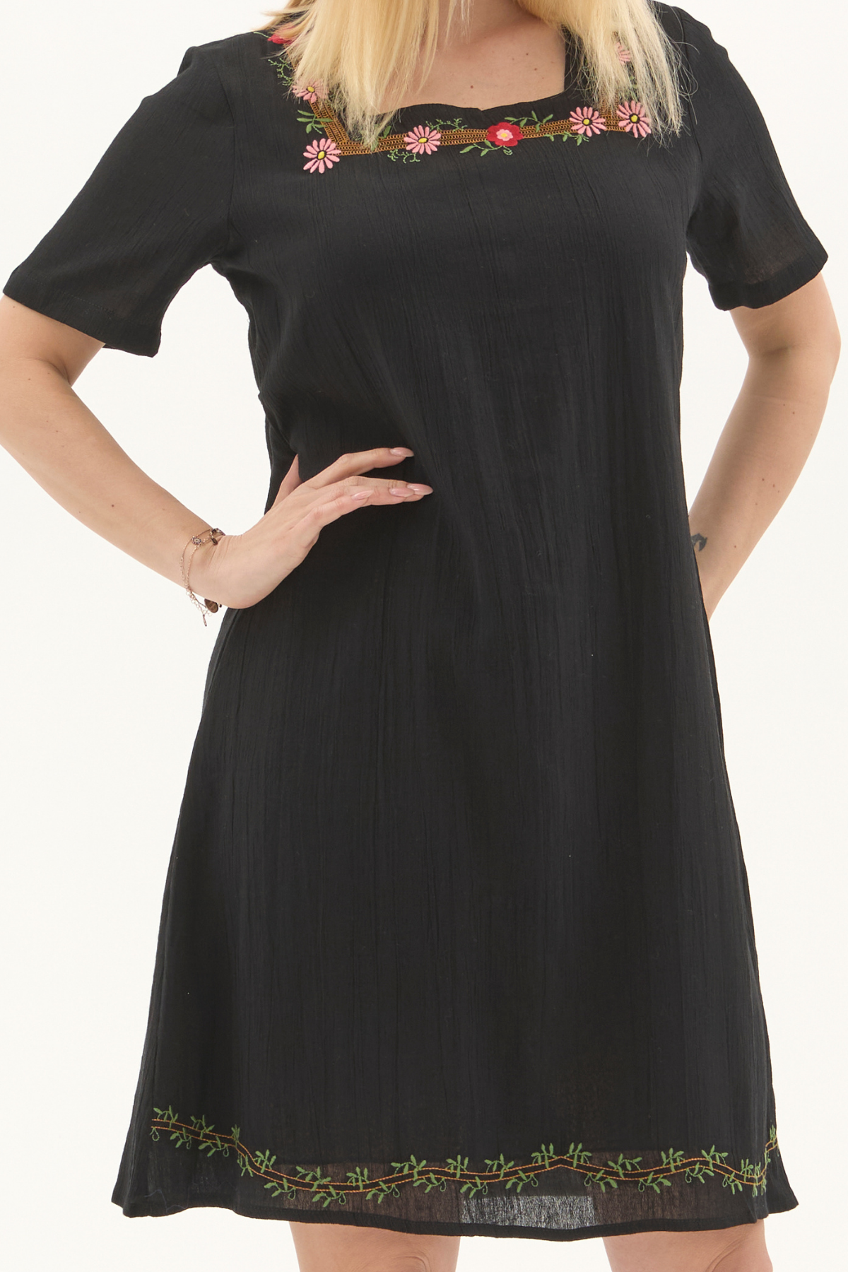 Şile Bezi Siyah Kısa Kol Nakışlı Kare Yaka İlkbahar ve Yaz Elbise