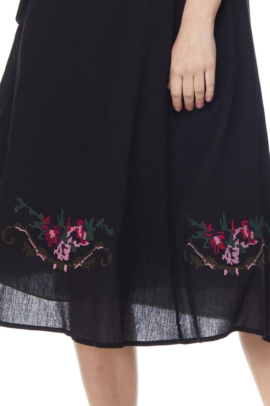 Şile Bezi Siyah Kolsuz Nakışlı Elbise