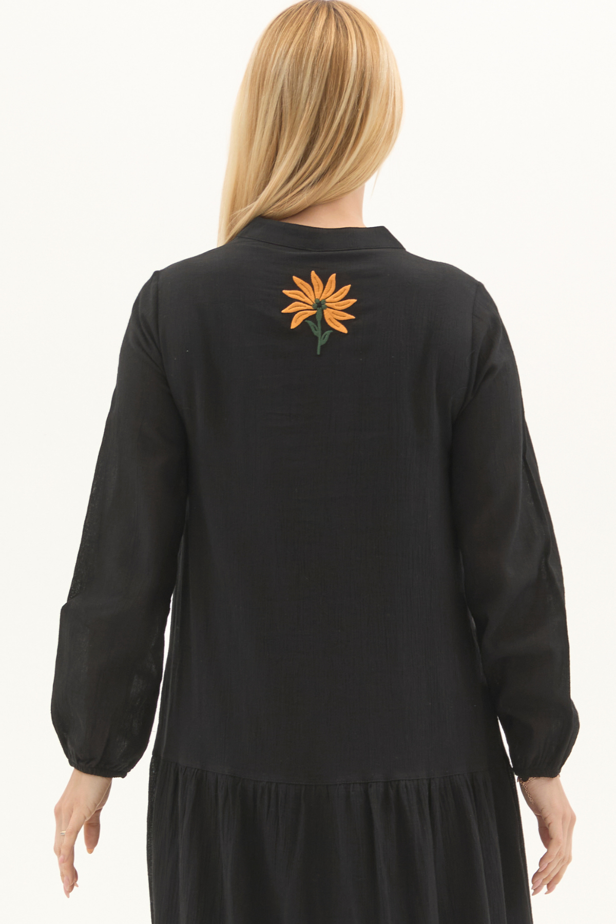 Şile Bezi Siyah Uzun Kol Nakışlı Uzun Yazlık Elbise