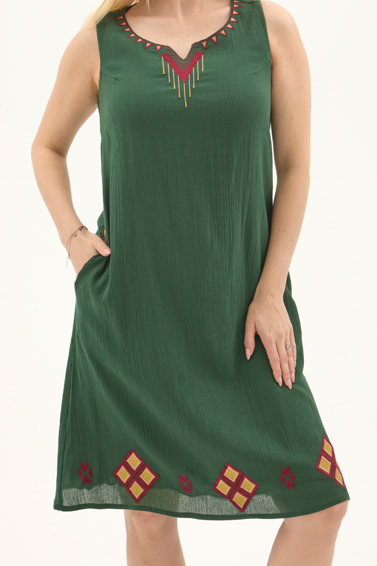 Şile Bezi Yeşil Kolsuz Nakışlı Otantik Yazlık Elbise