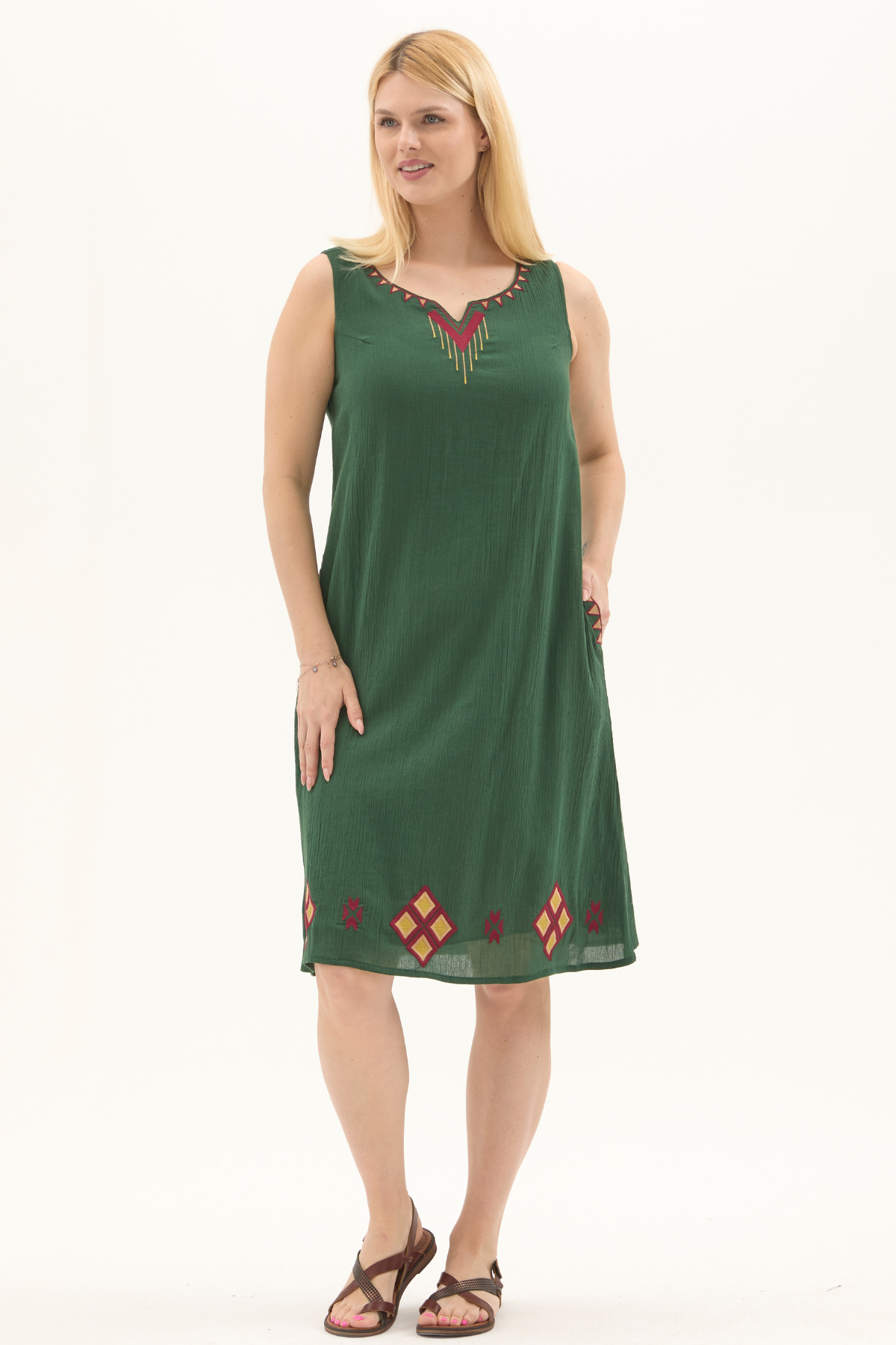 Şile Bezi Yeşil Kolsuz Nakışlı Otantik Yazlık Elbise
