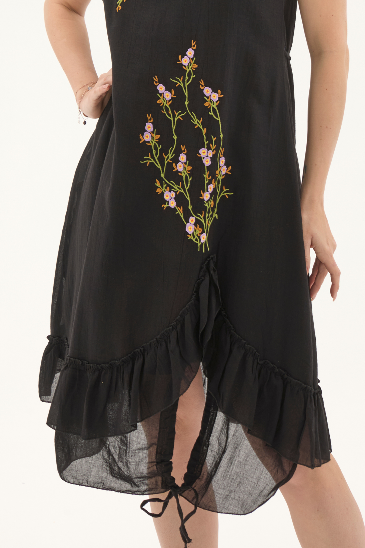 Siyah Kolsuz Vual Yırtmaçlı Midi Boy Yazlık Elbise