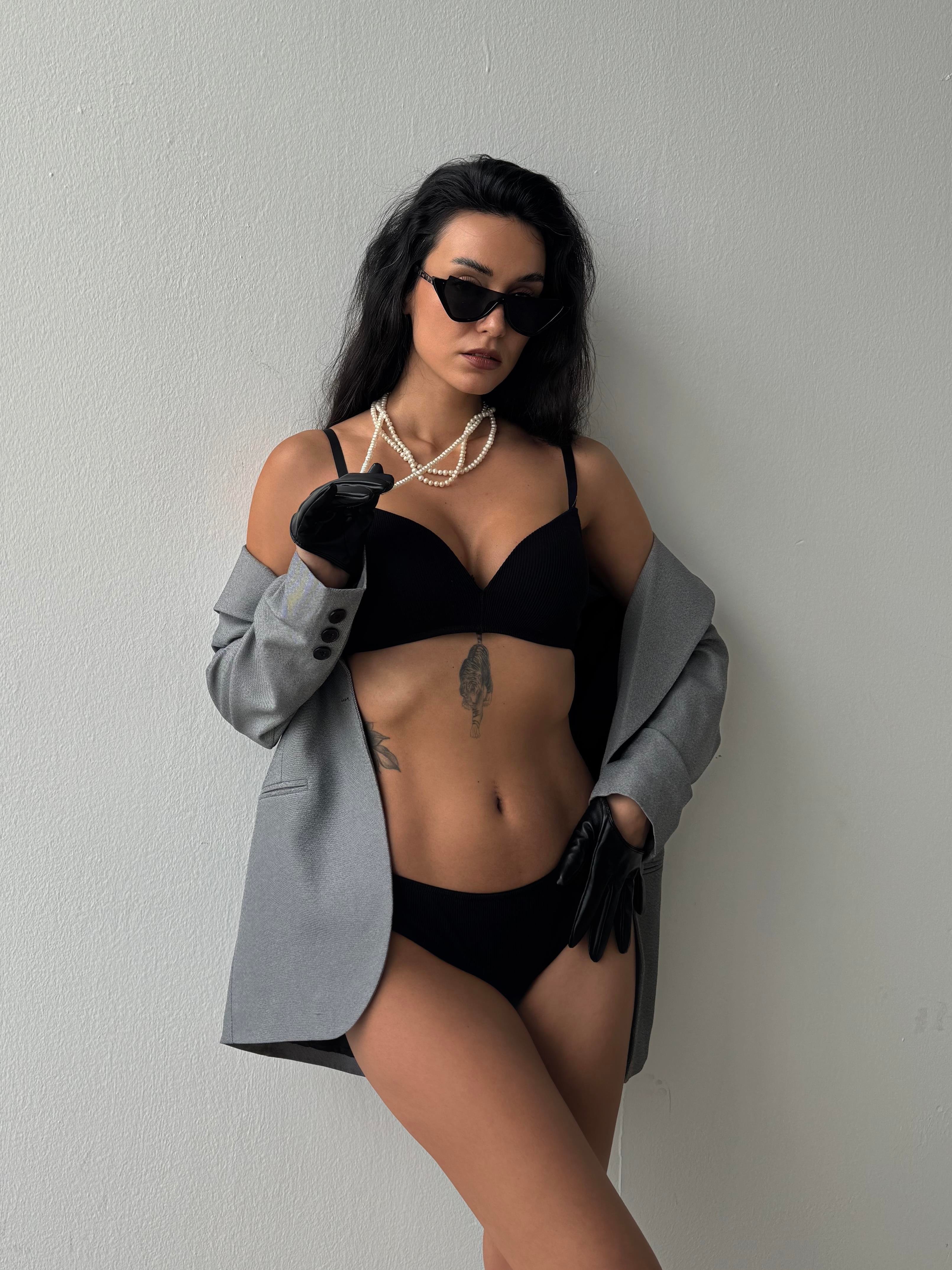 Çizgili Desteksiz Kapsız Balensiz  Siyah Sütyen Takımı (701T)