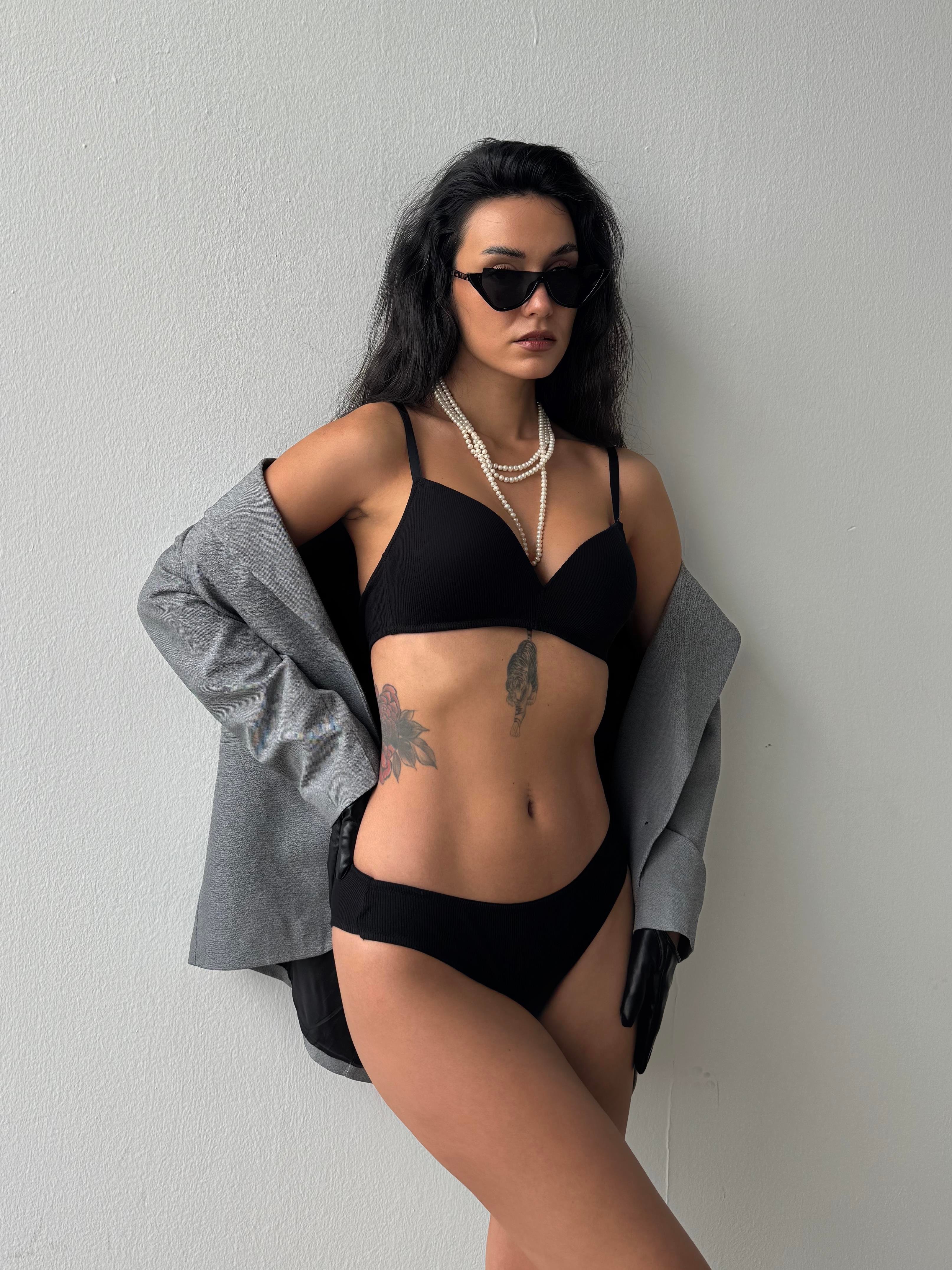 Çizgili Desteksiz Kapsız Balensiz  Siyah Sütyen Takımı (701T)