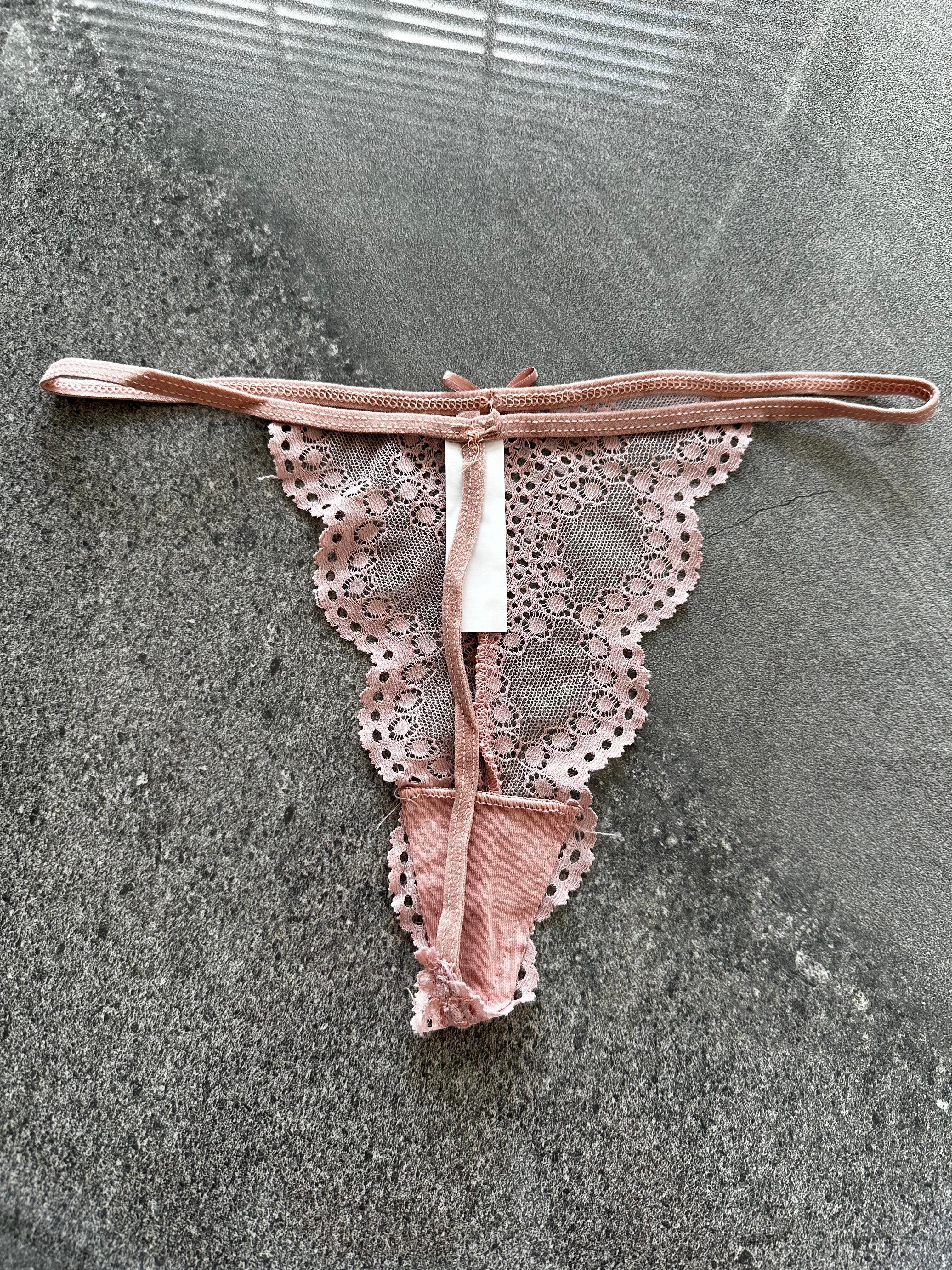 Dantelli İpli Pudra Tanga