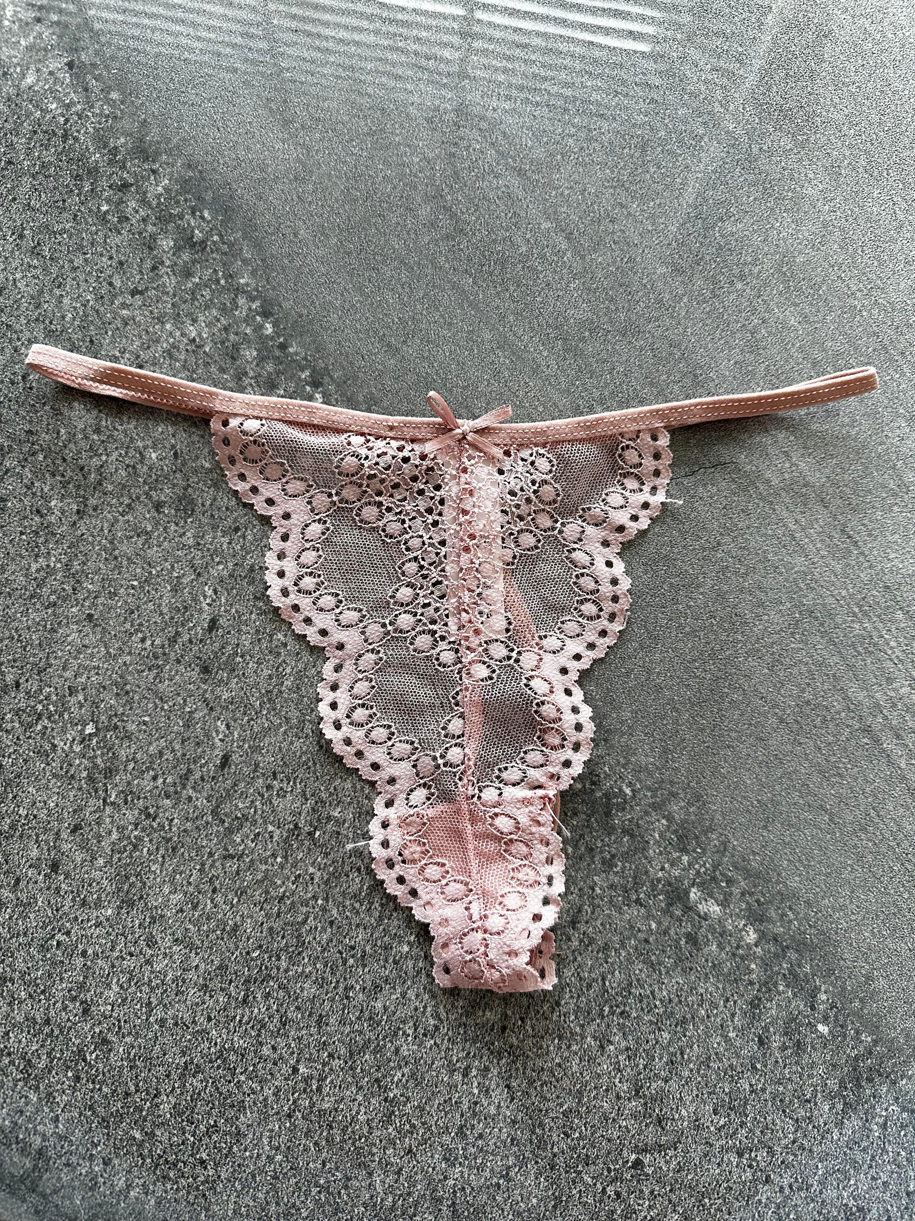 Dantelli İpli Pudra Tanga