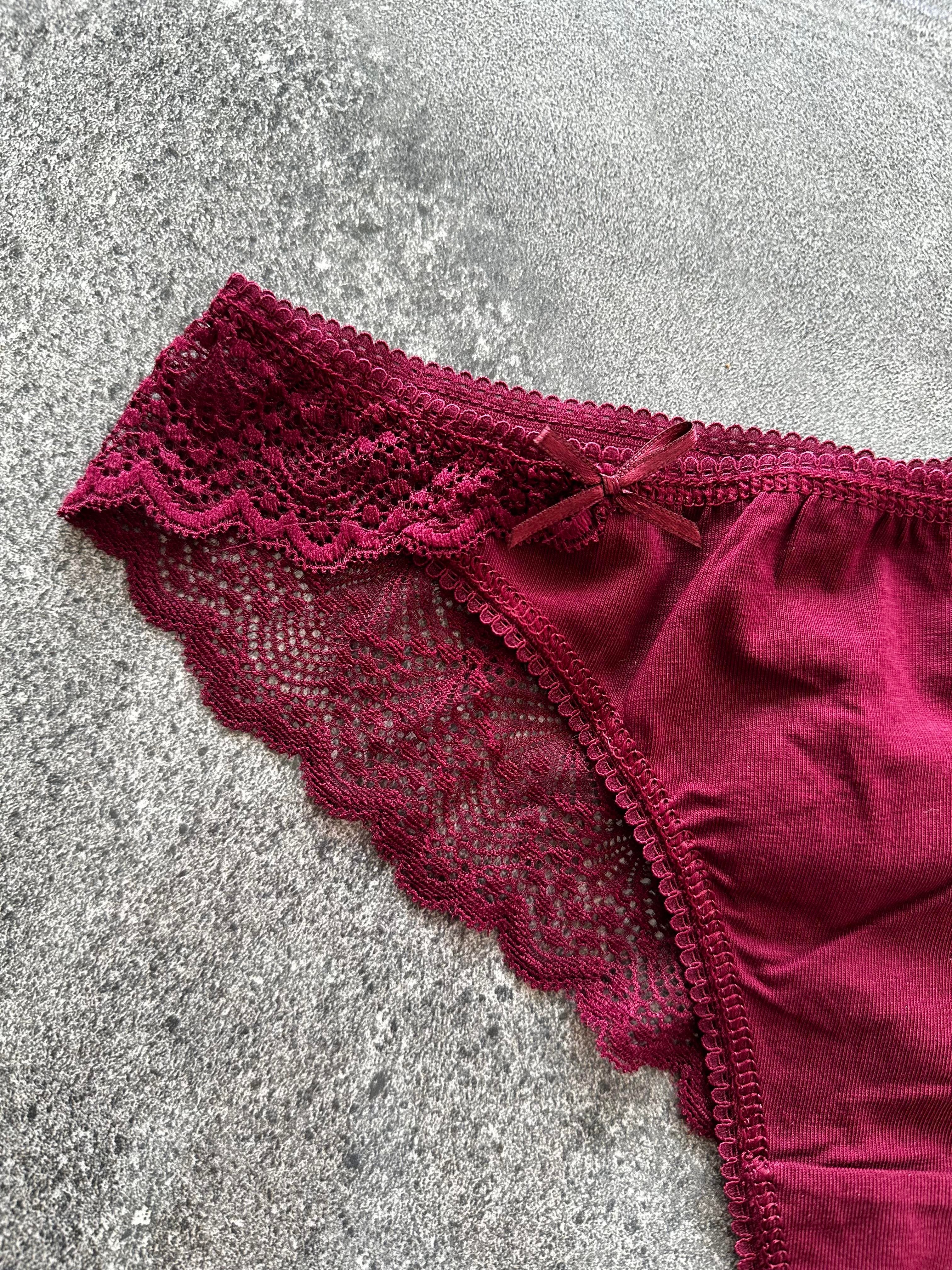 Önü Penye Arkası Dantel Bordo Tanga