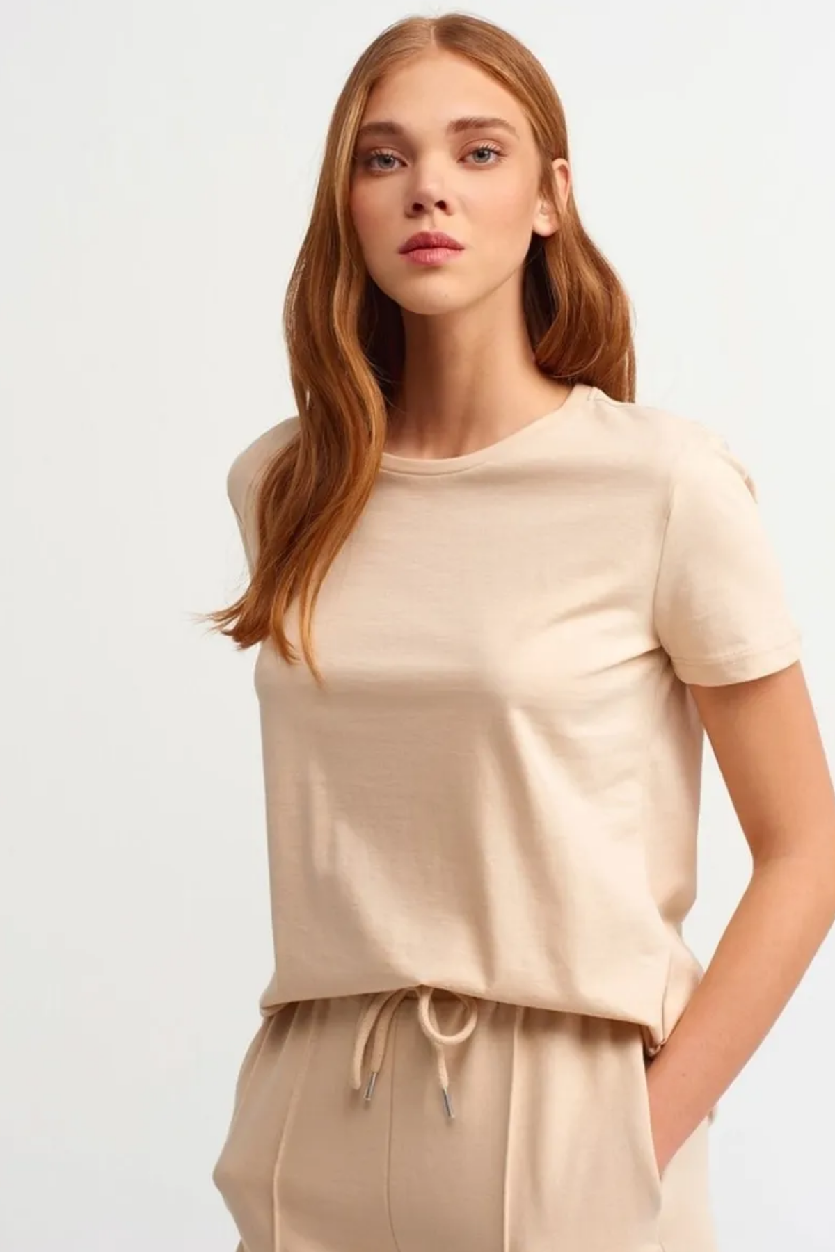Dilvin Bej Bisiklet Yaka Basic Kadın T-Shirt 3471KADIN T-SHIRT