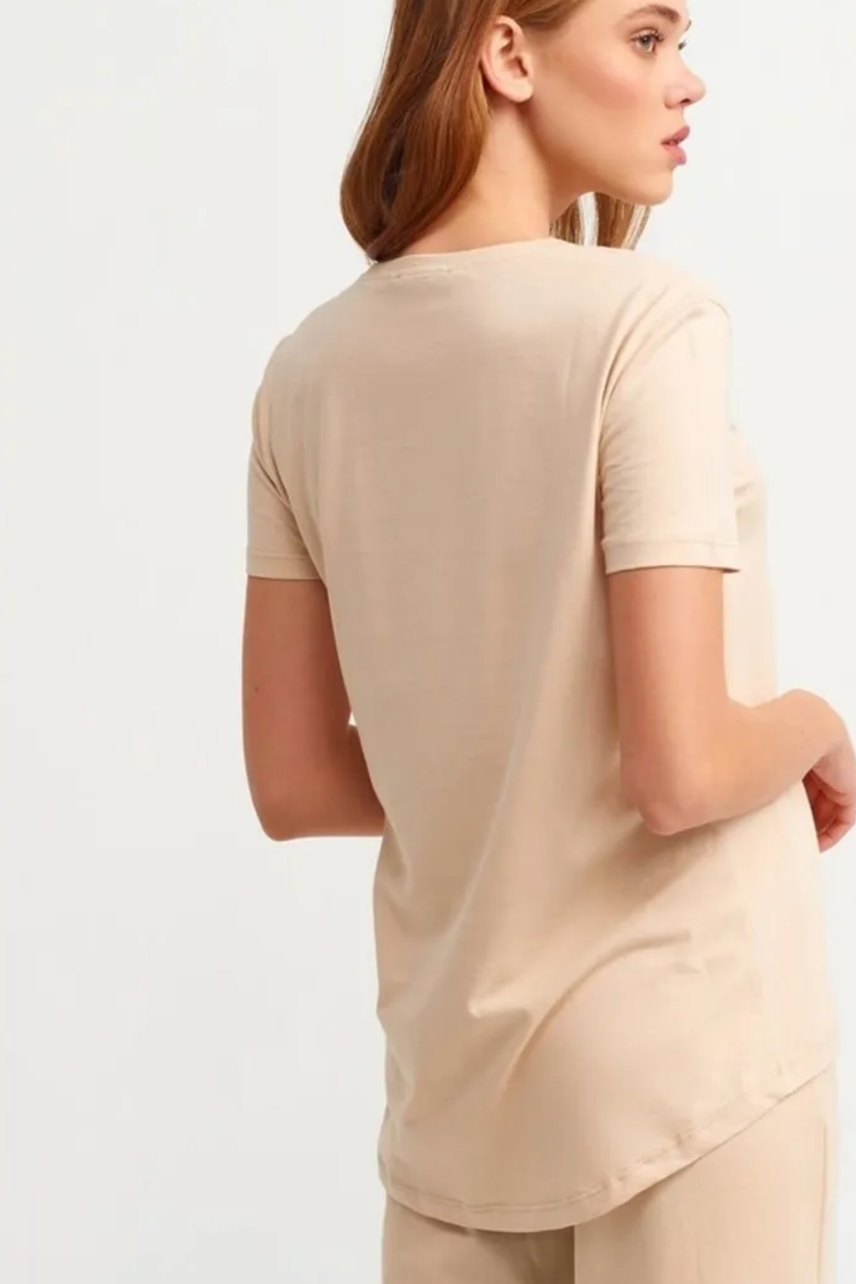 Dilvin Bej Bisiklet Yaka Basic Kadın T-Shirt 3471KADIN T-SHIRT