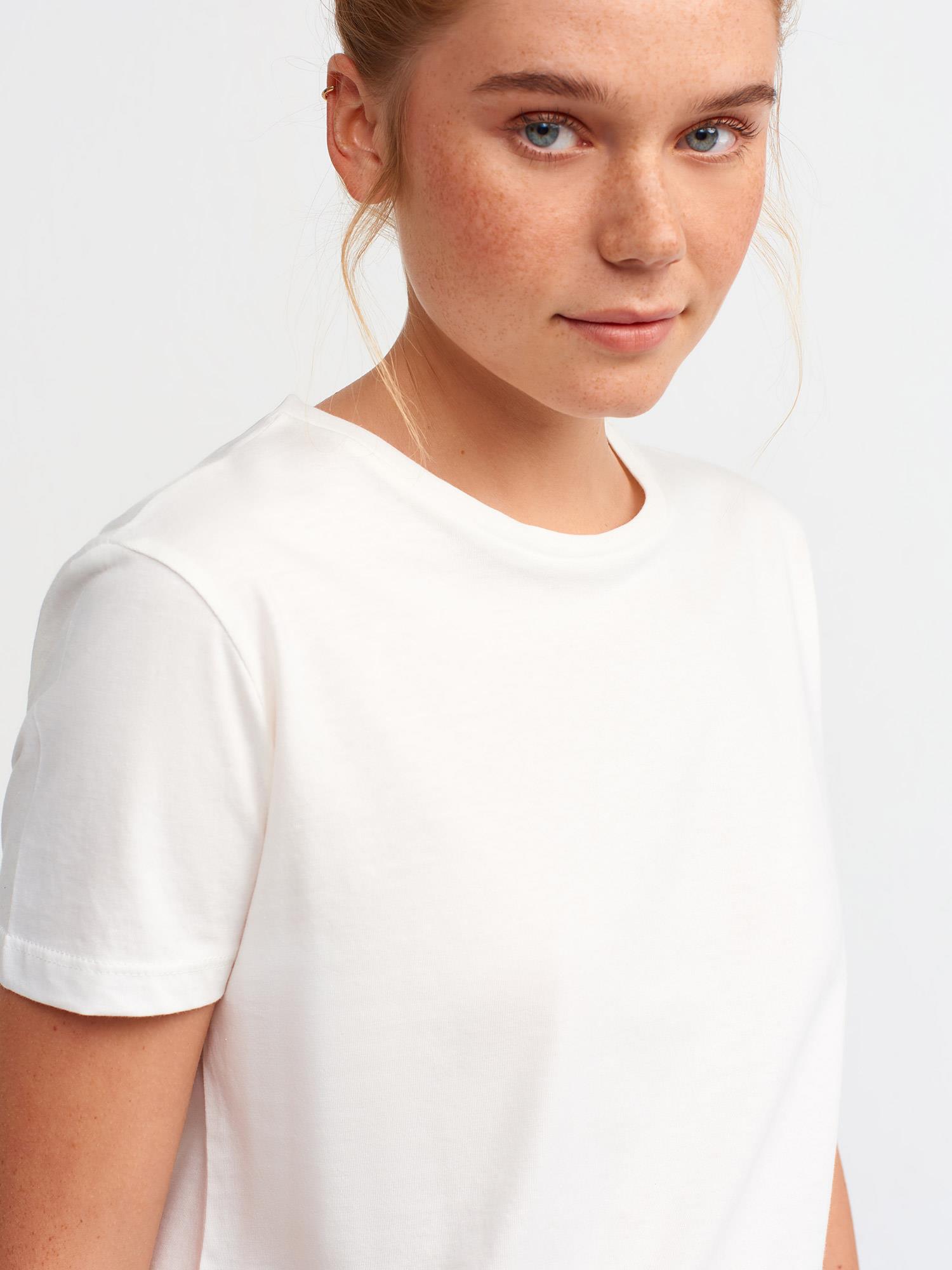 Dilvin Ekru Bisiklet Yaka Basic Kadın T-Shirt 3471KADIN T-SHIRT