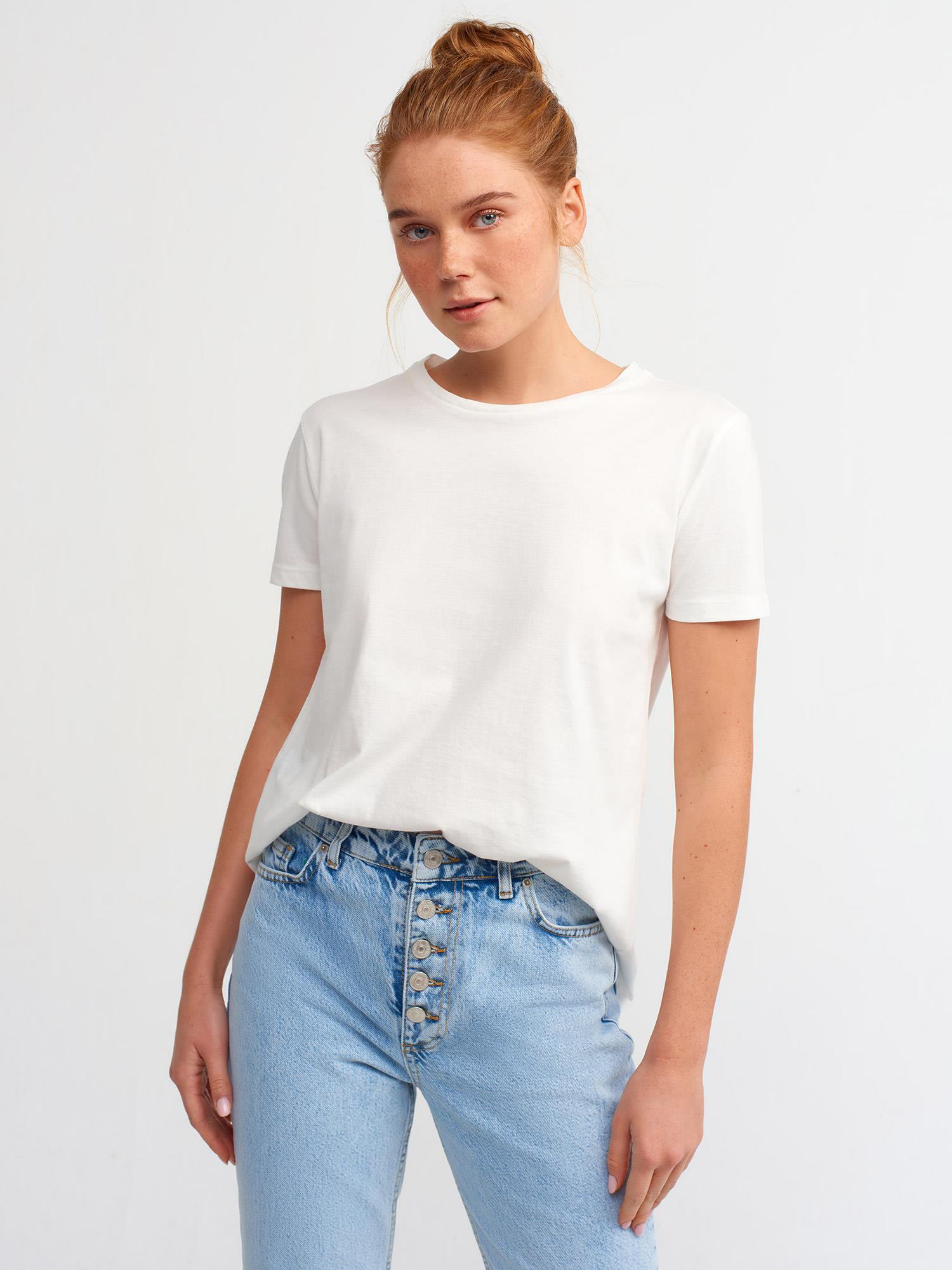 Dilvin Ekru Bisiklet Yaka Basic Kadın T-Shirt 3471KADIN T-SHIRT