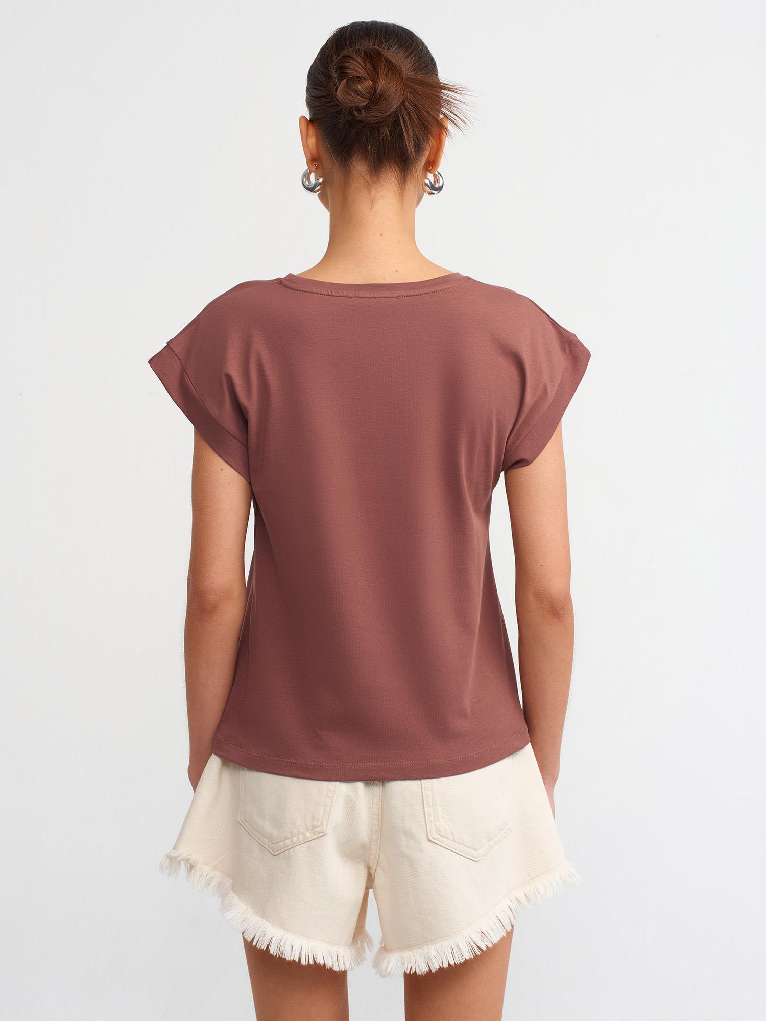 Dilvin Kahve Bisiklet Yaka Penye Kadın T-Shirt 3504KADIN T-SHIRT