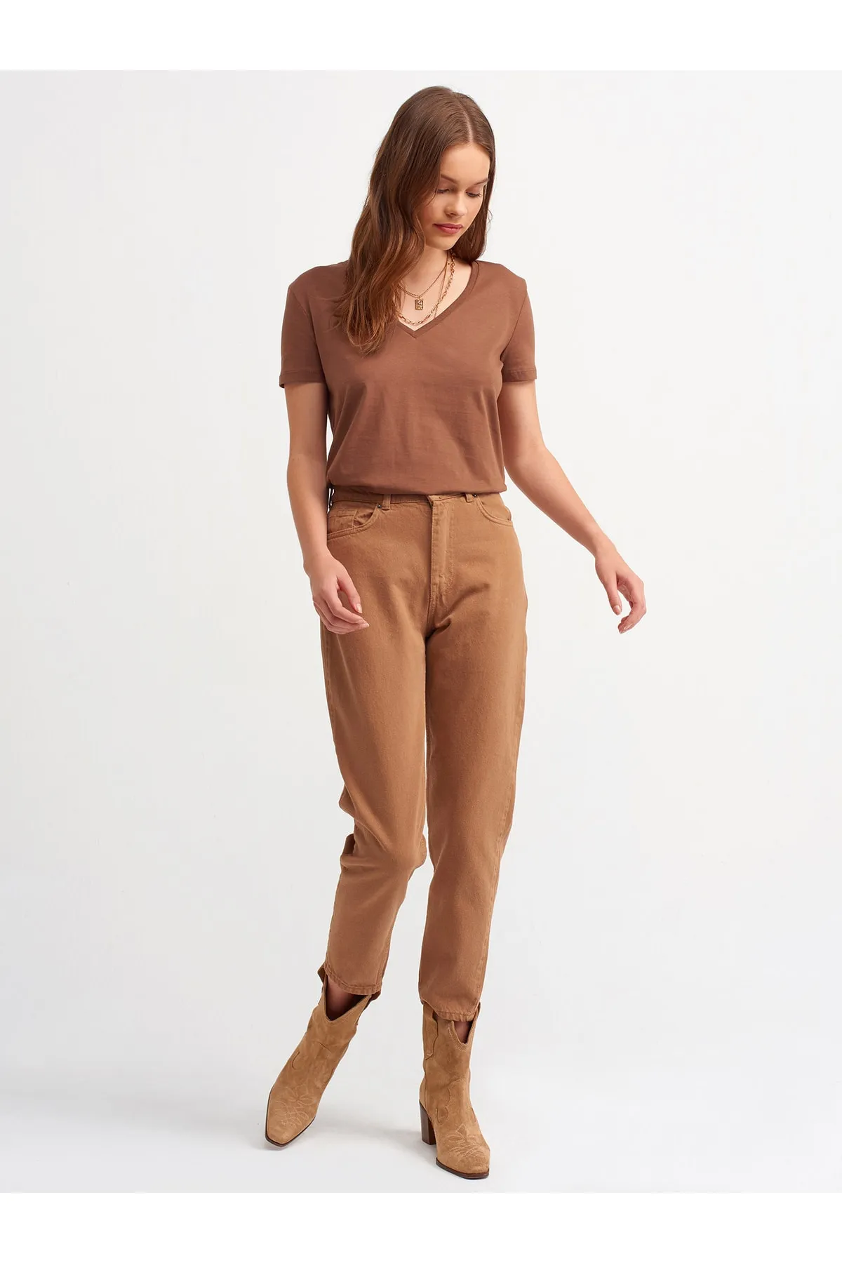 Dilvin Kahve V Yaka Basic Kadın T-Shirt 3470KADIN T-SHIRT