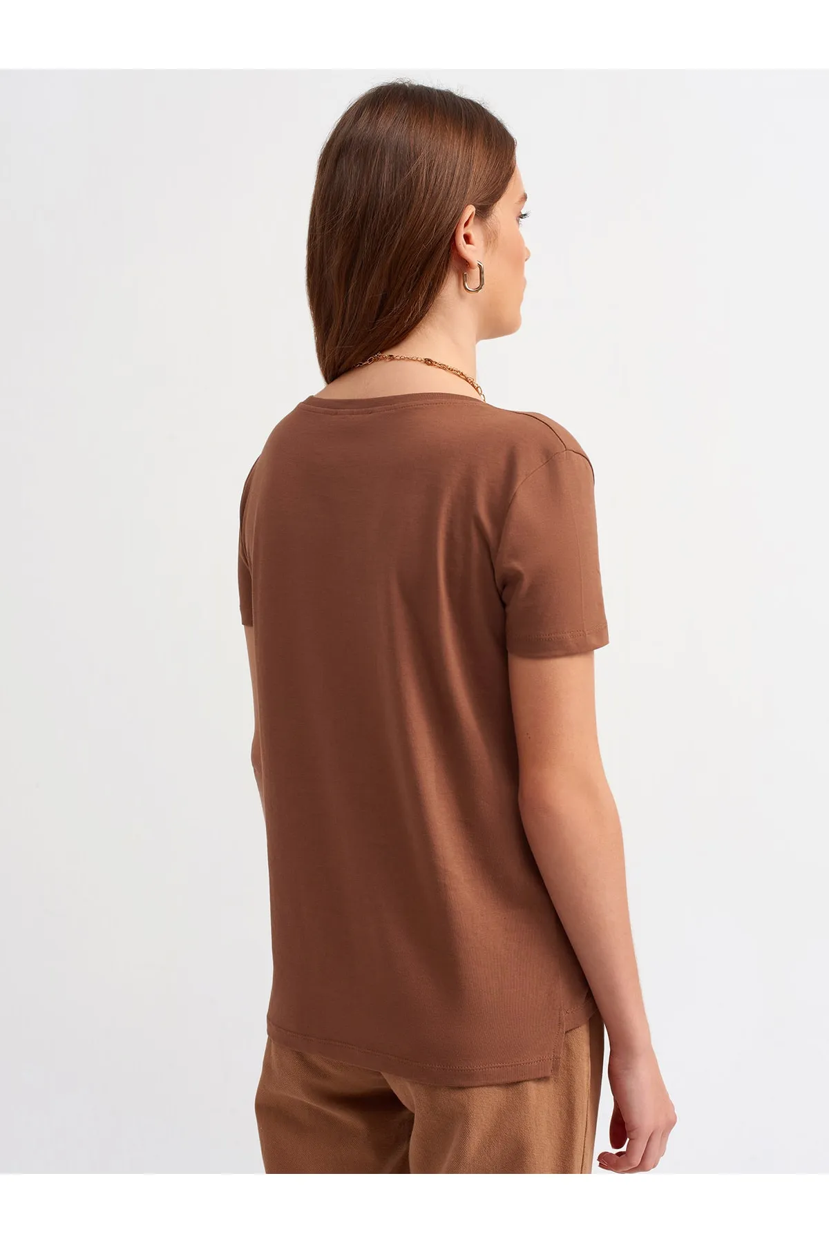 Dilvin Kahve V Yaka Basic Kadın T-Shirt 3470KADIN T-SHIRT