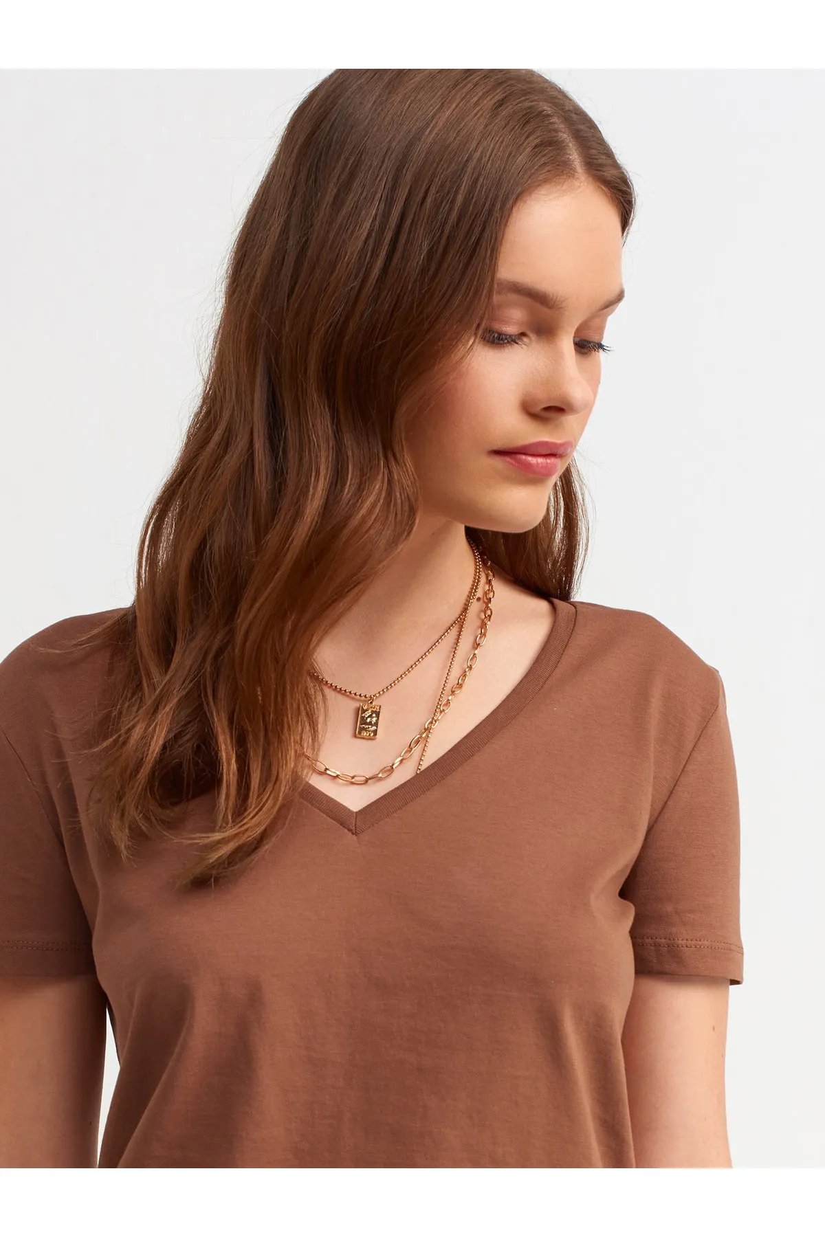 Dilvin Kahve V Yaka Basic Kadın T-Shirt 3470KADIN T-SHIRT