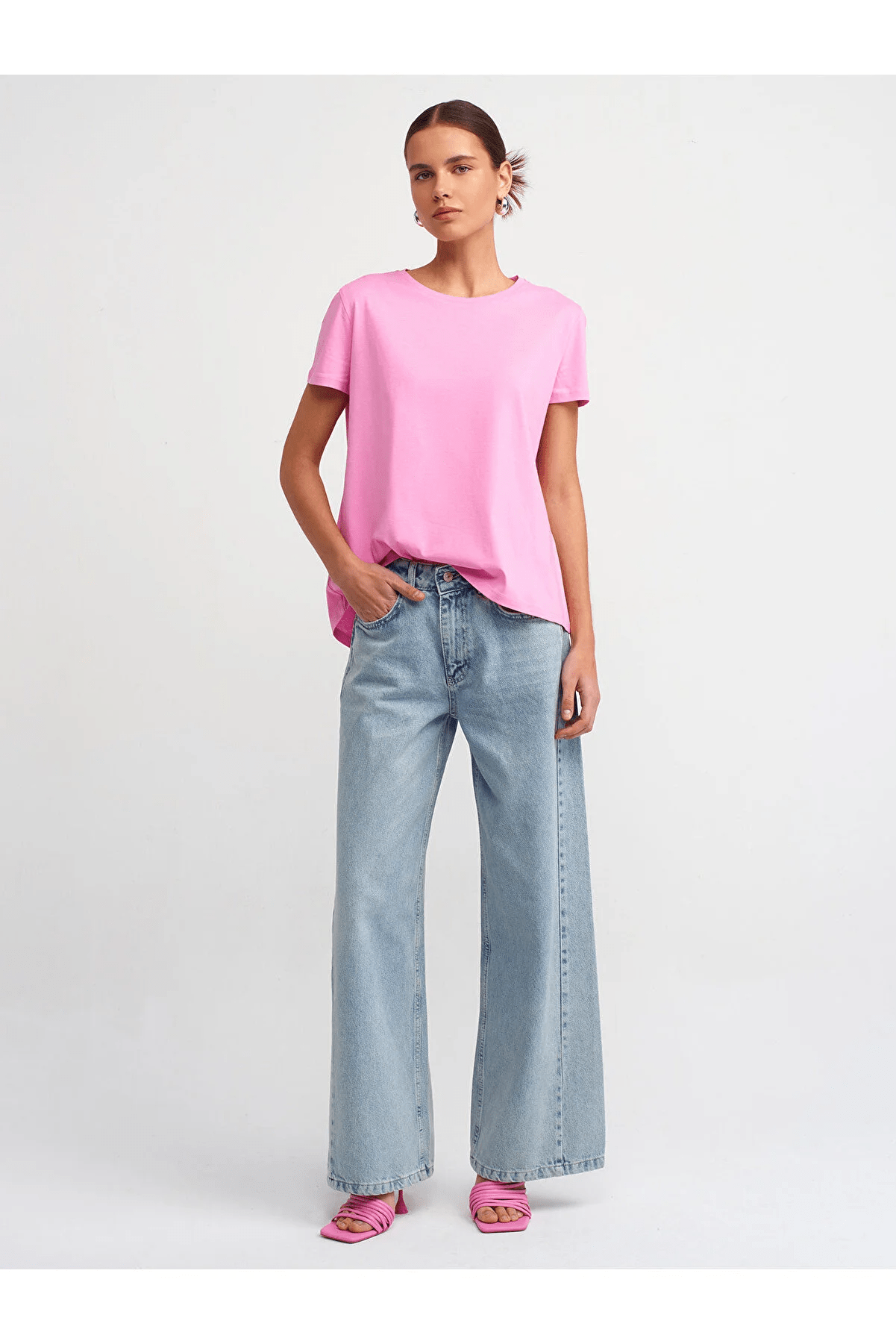 Dilvin Pembe Bisiklet Yaka Basic Kadın T-Shirt 3471KADIN T-SHIRT