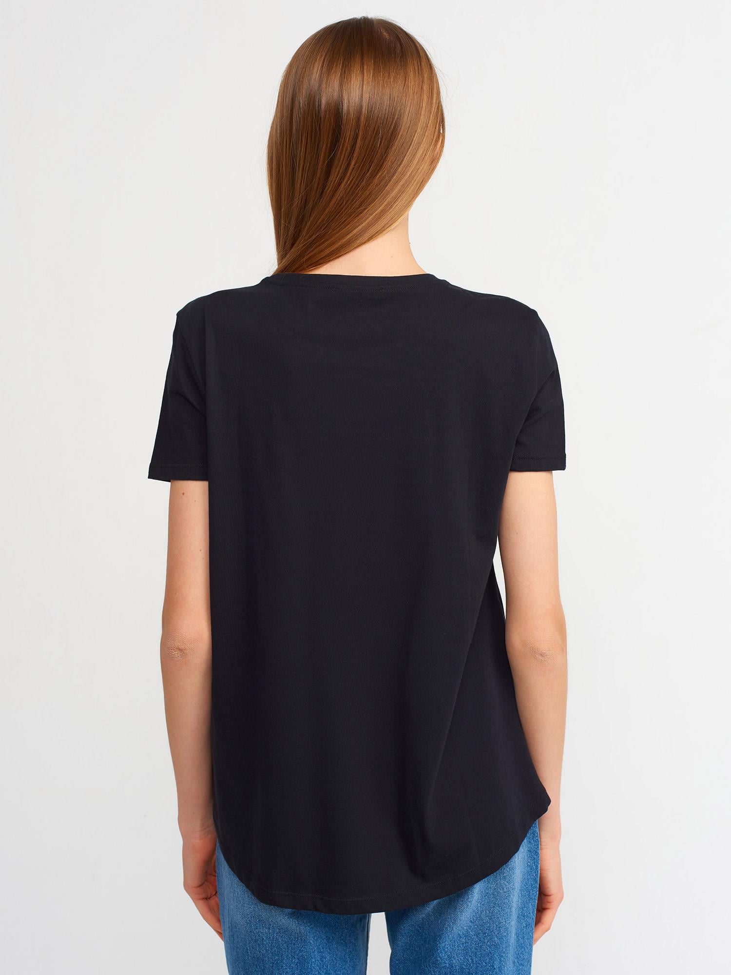 Dilvin Siyah Bisiklet Yaka Basic Kadın T-Shirt 3471KADIN T-SHIRT