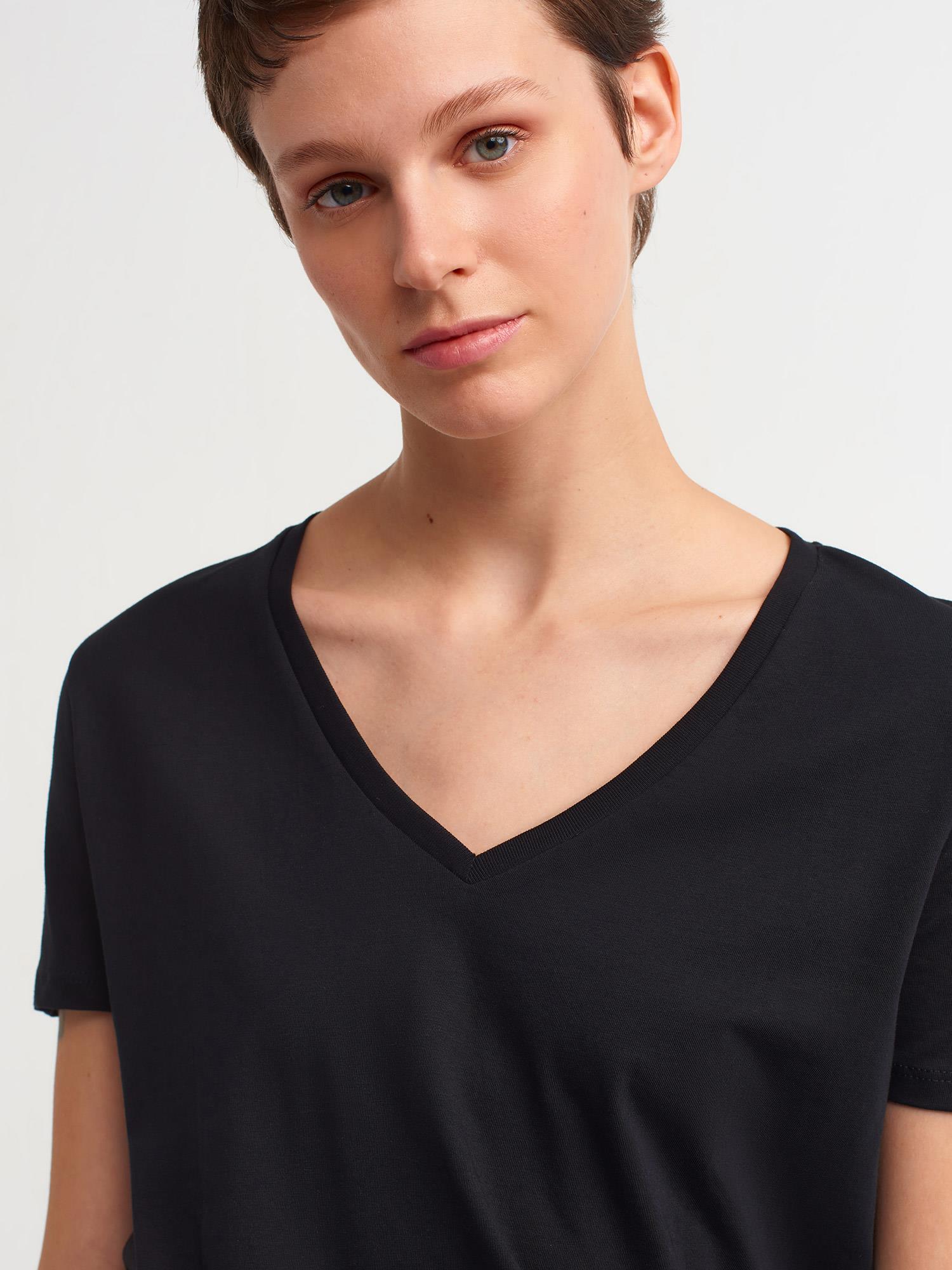 Dilvin Siyah V Yaka Basic Kadın T-Shirt 3470KADIN T-SHIRT