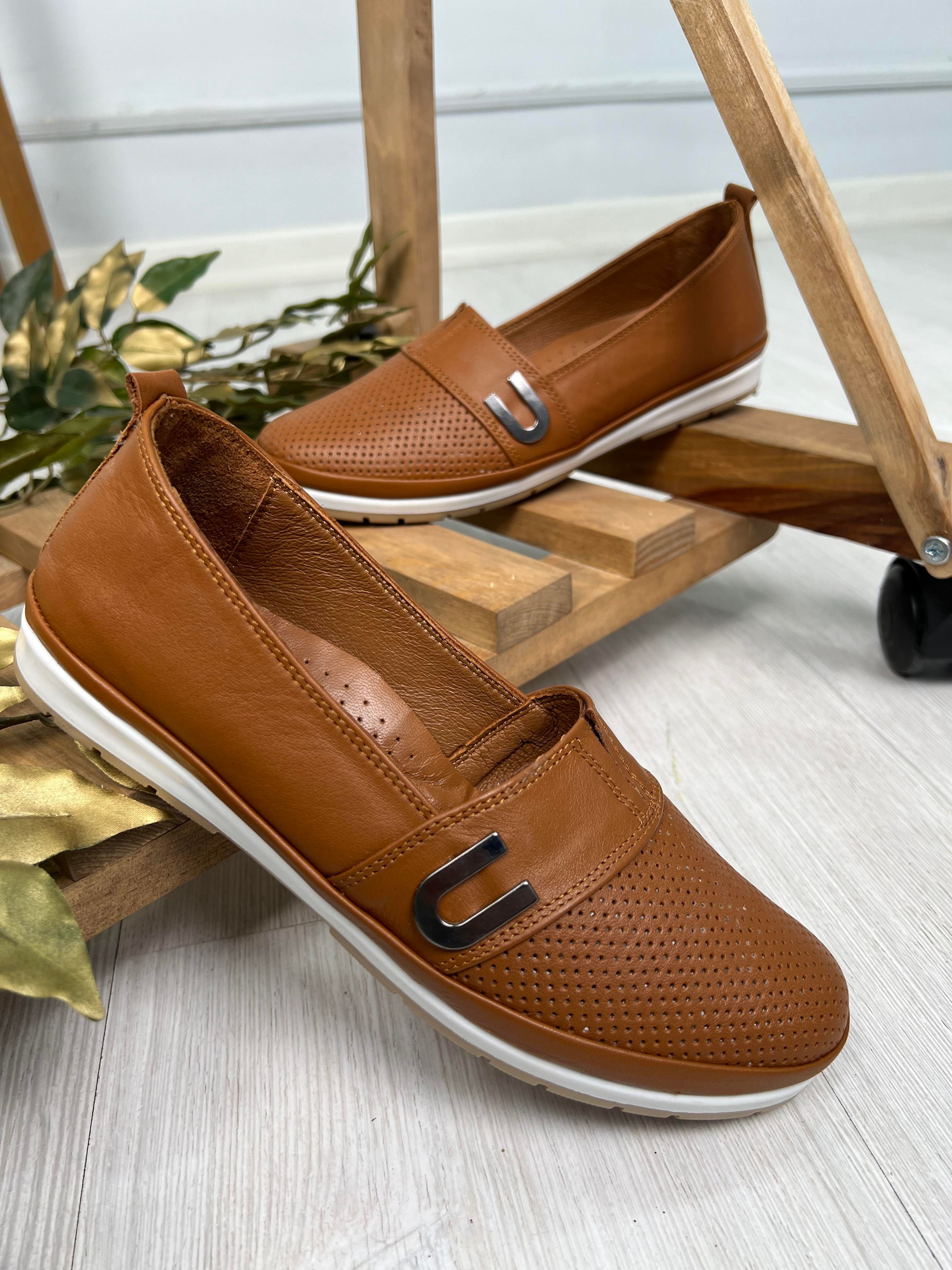 DÖNÜŞ BAYAN AYAKKABI 06AYAKKABI